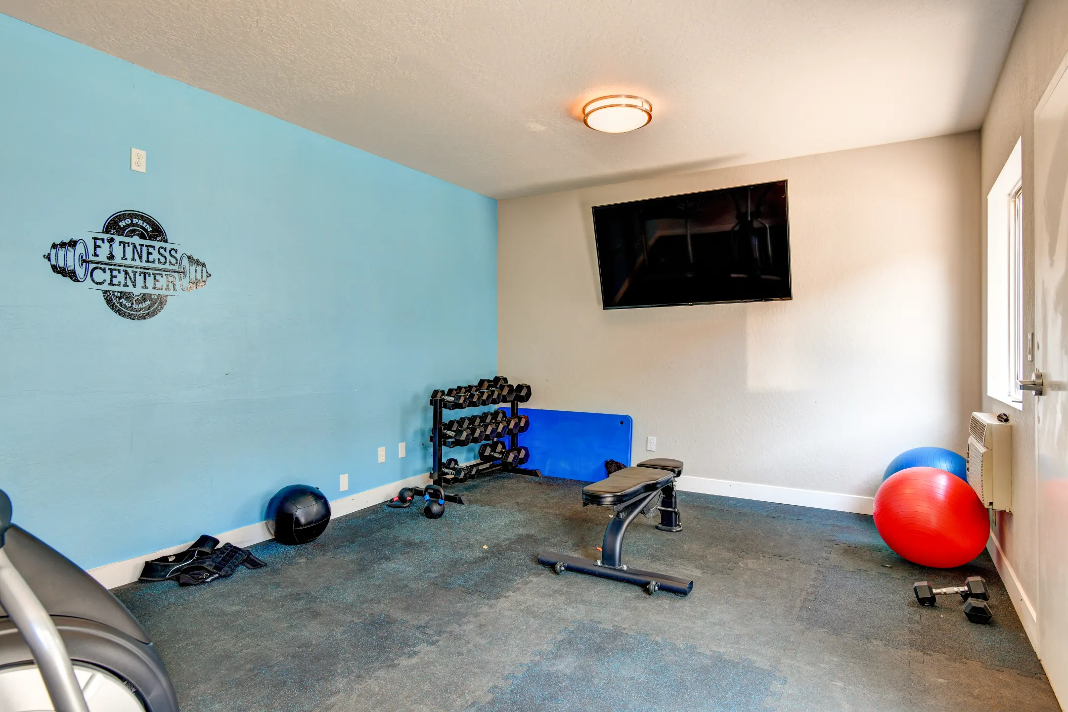 Fitness Weight Room - West Street Flats - Reno, NV