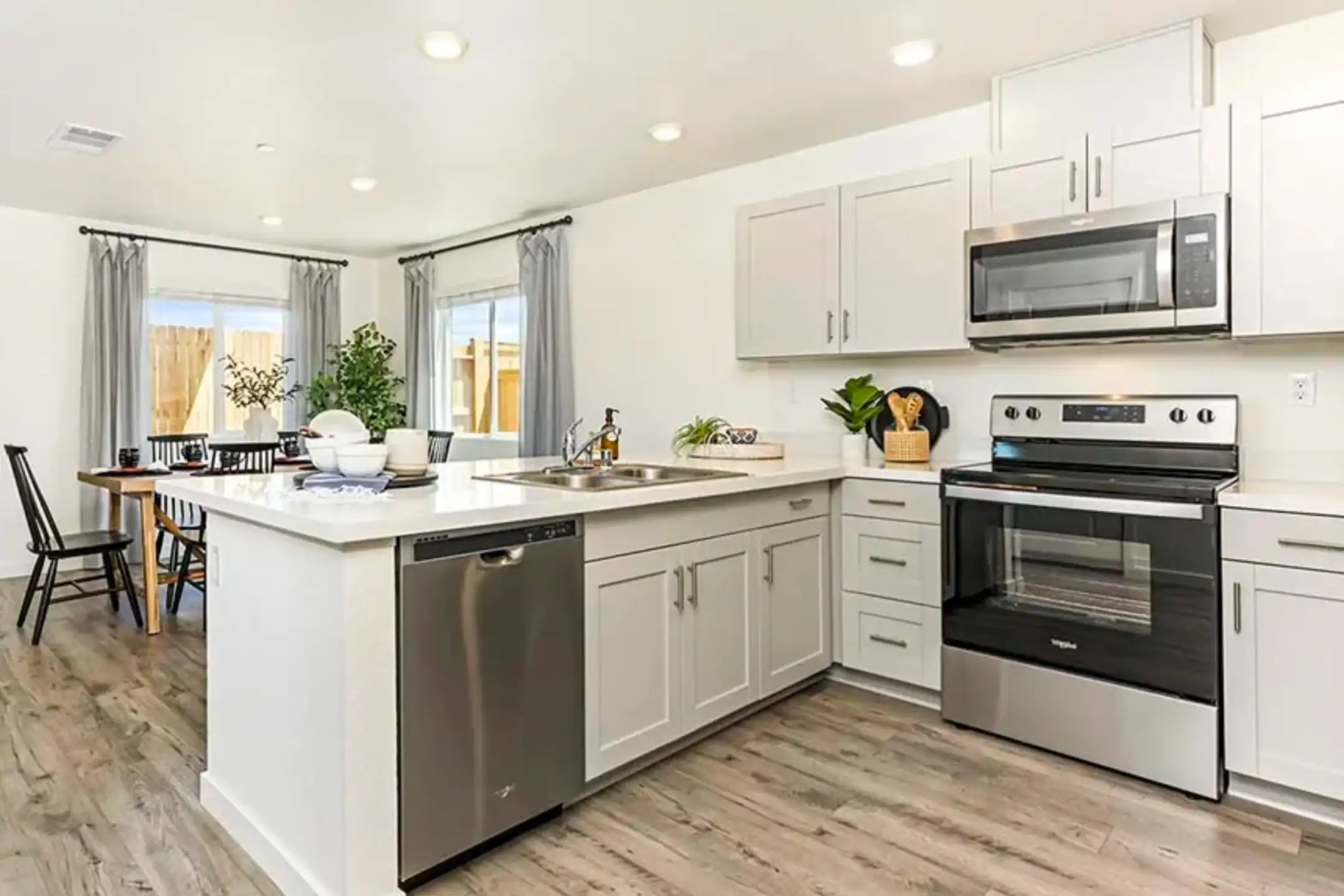 Kitchen - Isles - Roseville, CA