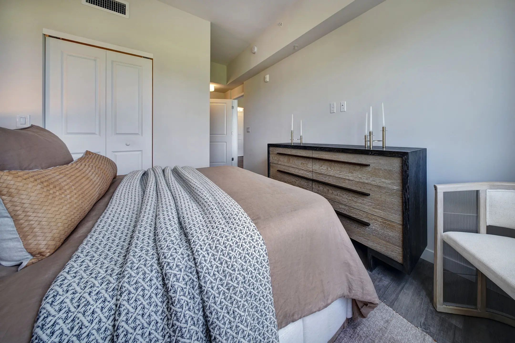 Bedroom - The Pomelo - Miami Gardens, FL
