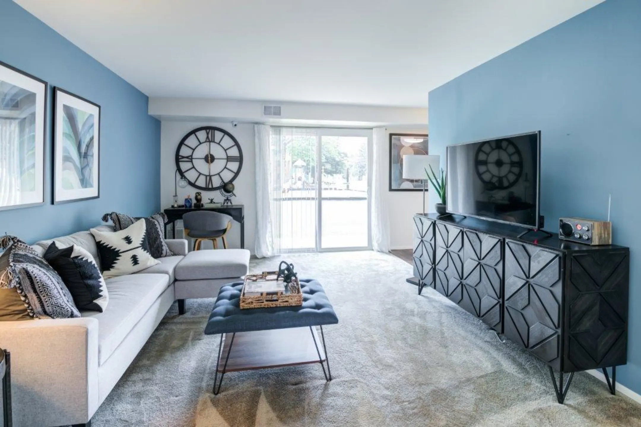 Living Room - Mapleton Square Apartment Homes - Dover, DE