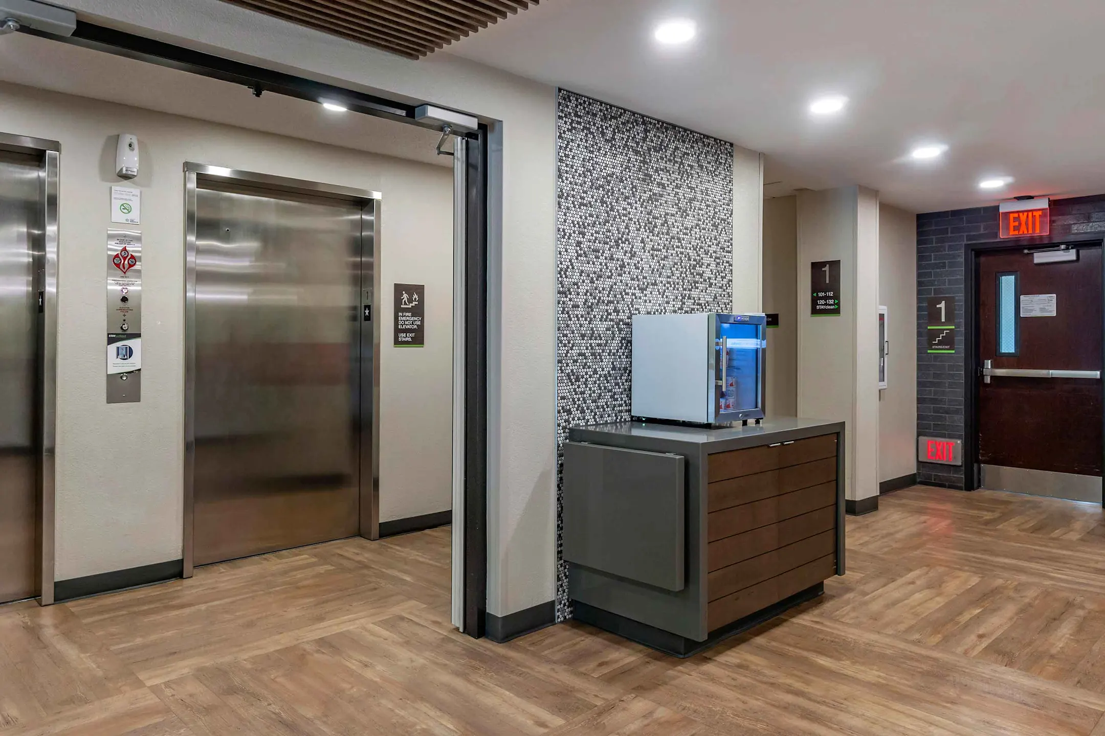 Dining Room - Furnished Studio - Seattle - Bellevue - Downtown - Bellevue, WA