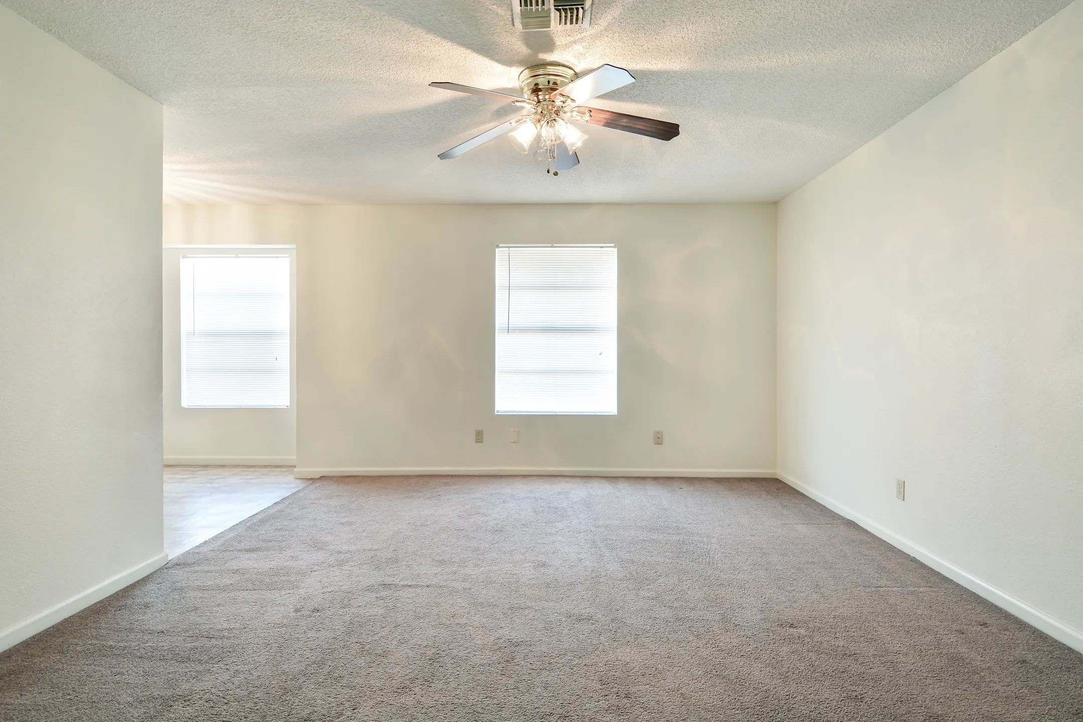 Jefferson Square Apts 230 W Jefferson St Brownsville, TX Apartments