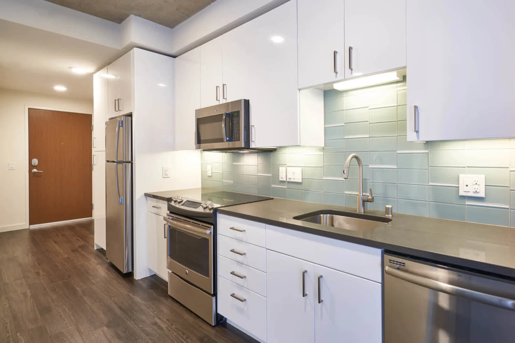 Cascade Apartments 221 Minor Ave N Seattle, WA Apartments for Rent