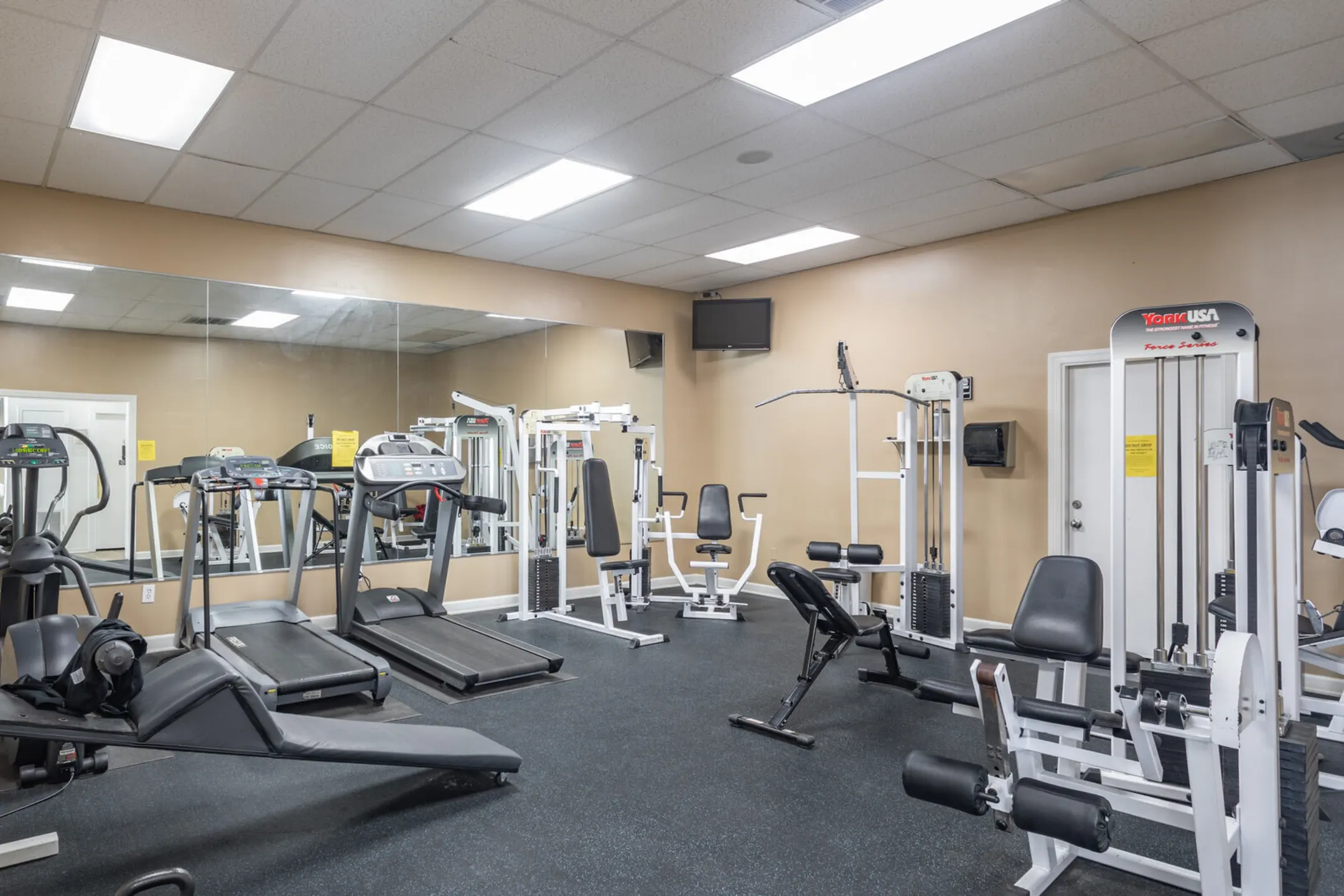 Legends At The Beach Apartments Virginia Beach, VA 23452