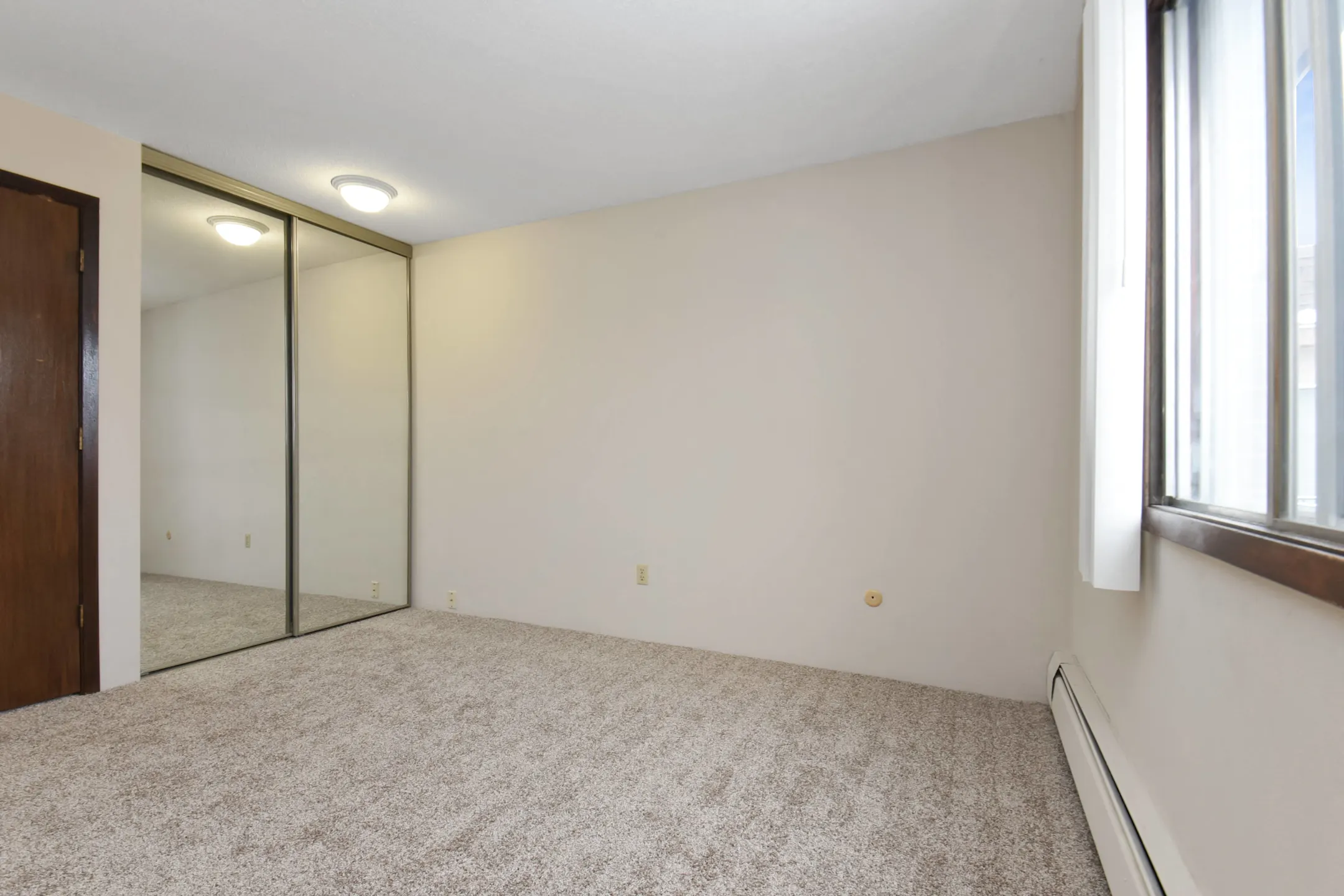 Rosedale Estates Apartments Apartments Roseville, MN 55113