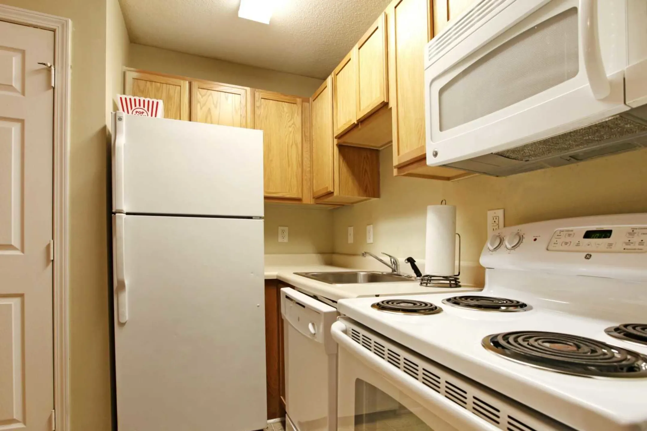 Kitchen - Campus East - Lease By The Bed - Greensboro, NC