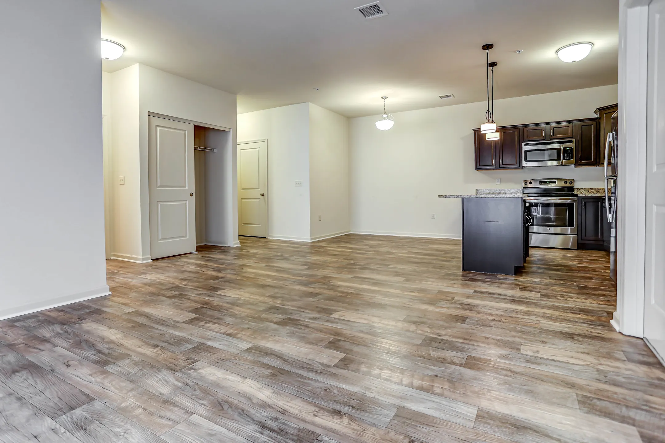 Holly Tree Apartments 200 Houck Dr Manheim, PA Apartments for Rent