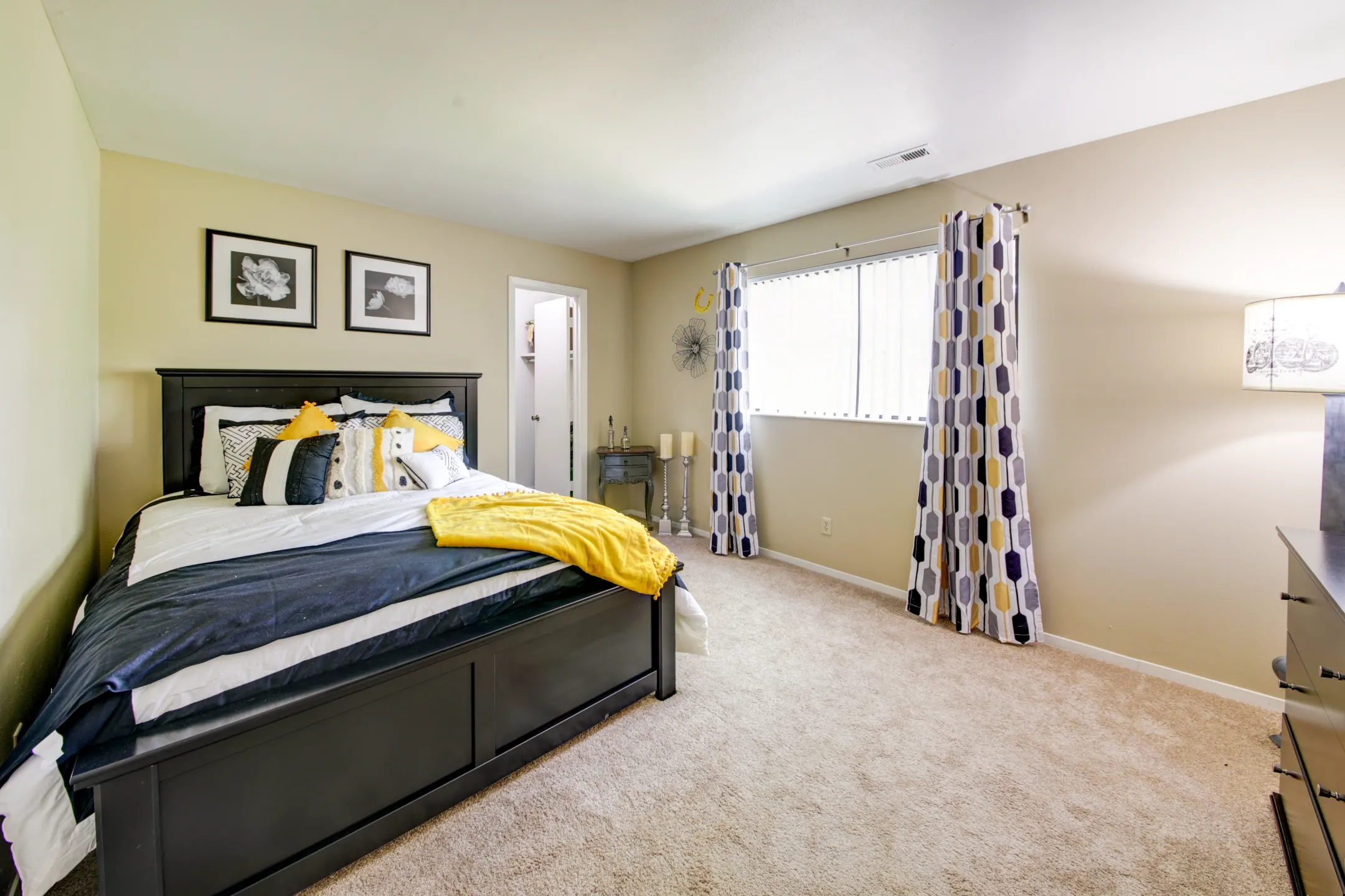 Bedroom - Suson Pines - Saint Louis, MO