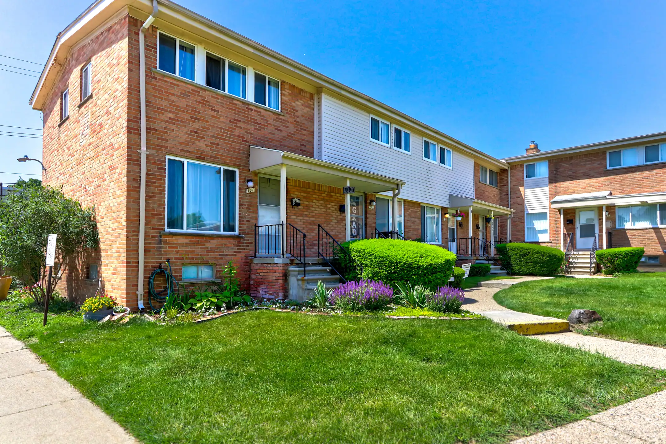 Elmsleigh Apartments Apartments Royal Oak, MI 48073