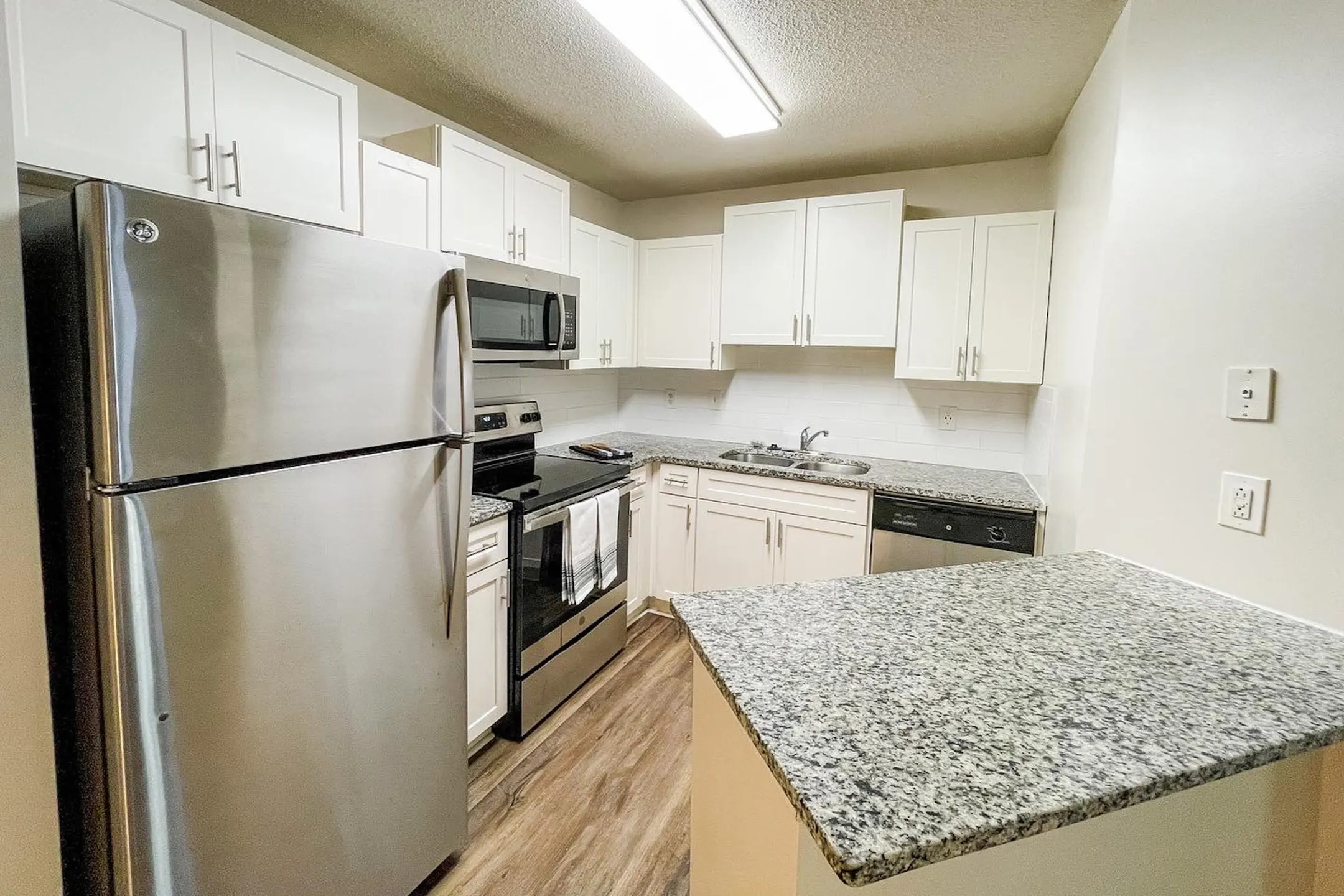 The Crest at Berkeley Lake Apartment Homes 3575 Peachtree Industrial