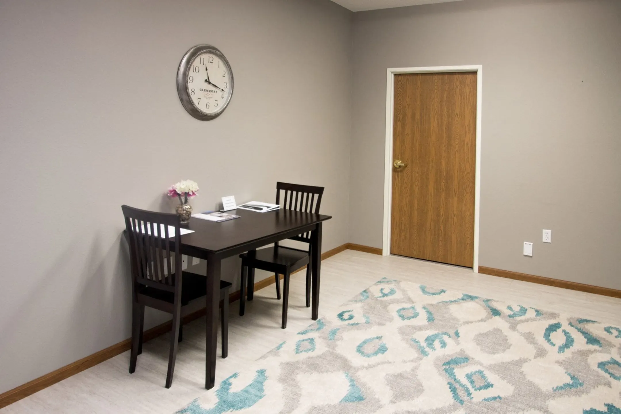 Dining Room - Marshall Apartments - Lincoln, NE