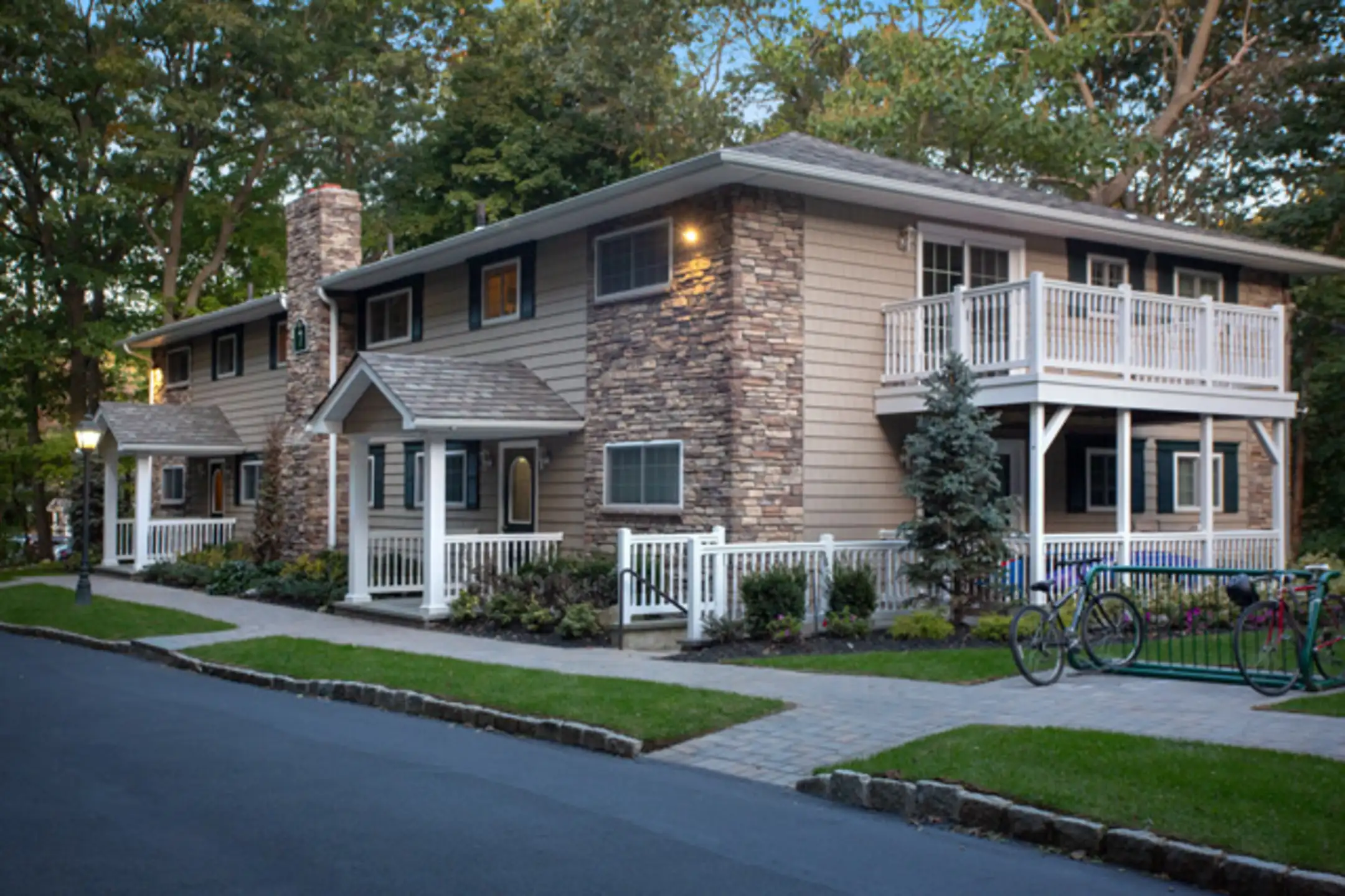 Fairfield Falls Apartments Port Jefferson, NY 11777