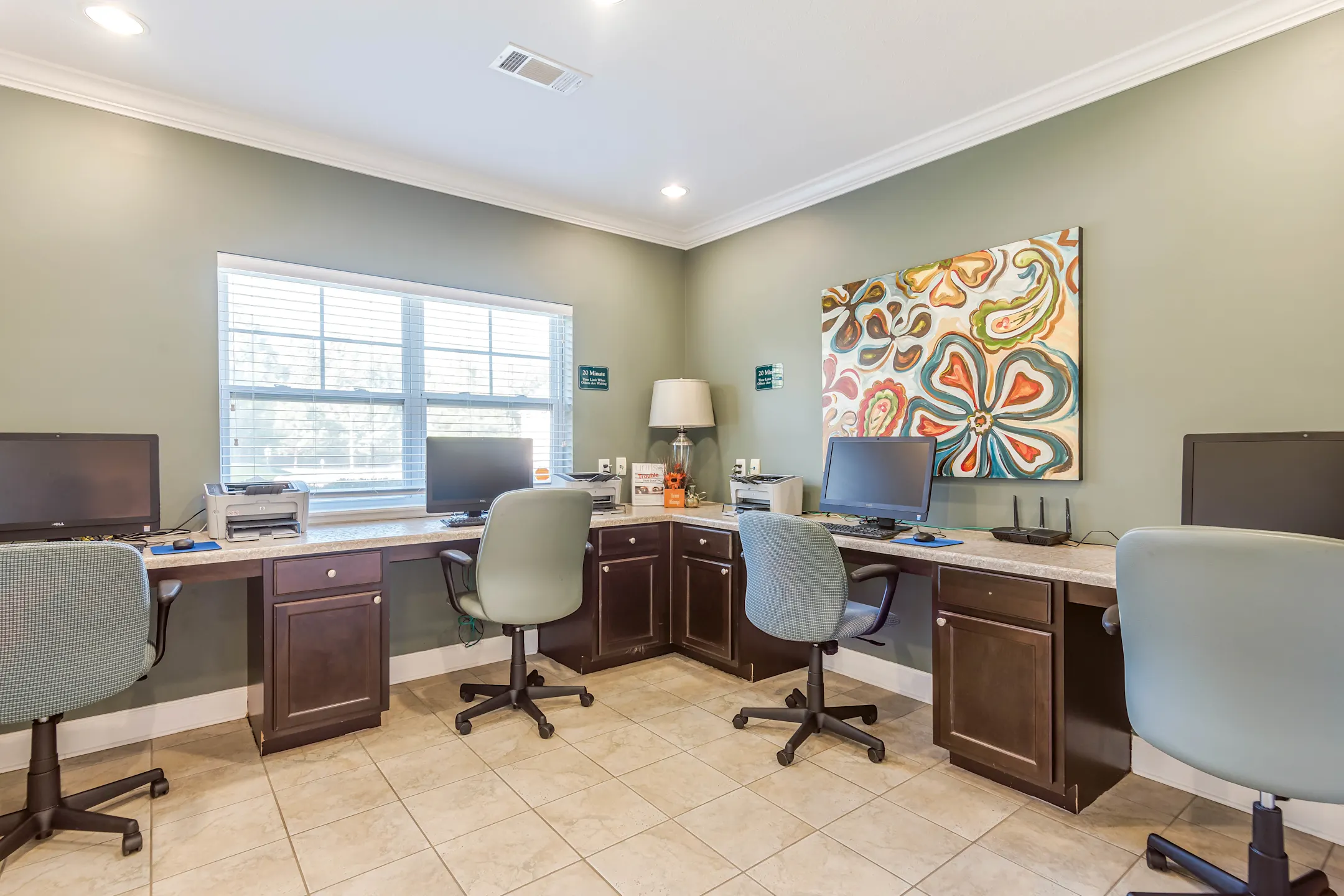 Pinnacle At Magnolia Pointe 1240 Parklane Rd MS Apartments