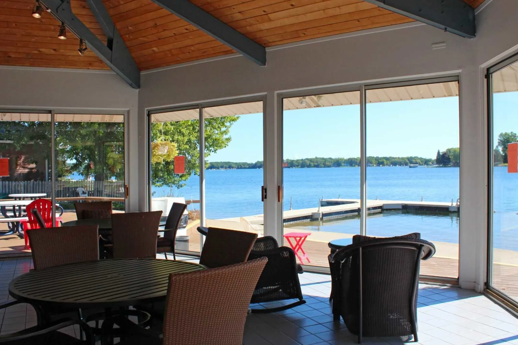 Harbor Cove Apartments and Beach Club - Whitmore Lake, MI