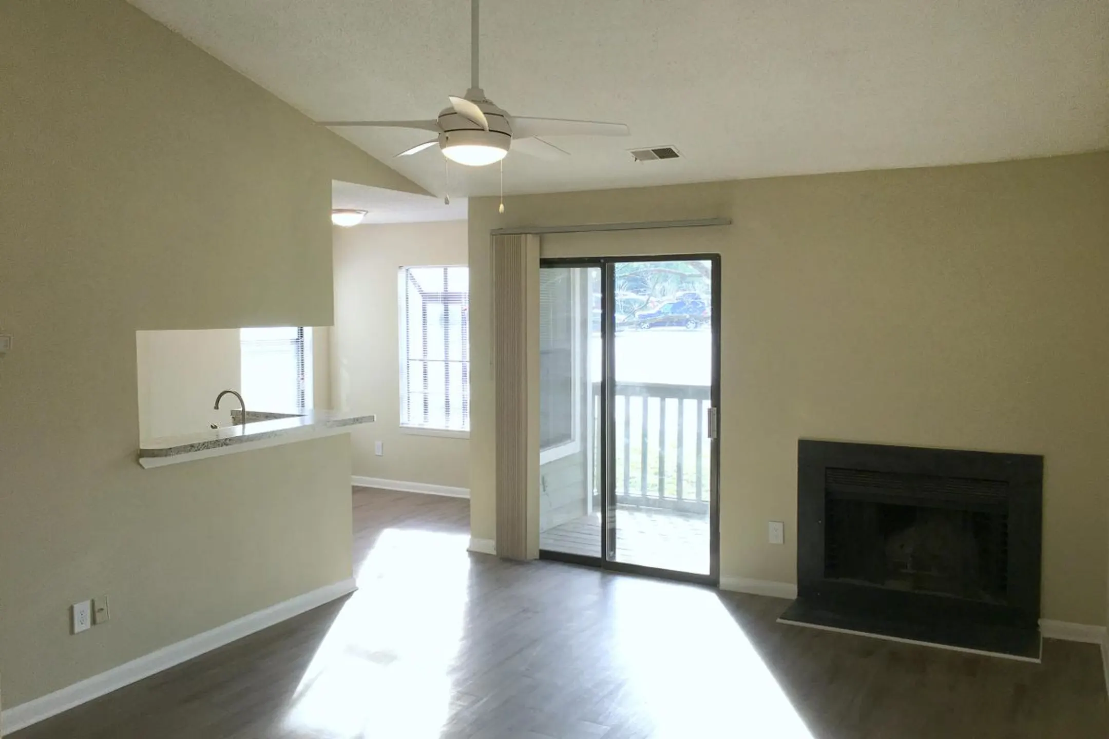 Living Room - SunStone Apartments - Chapel Hill, NC