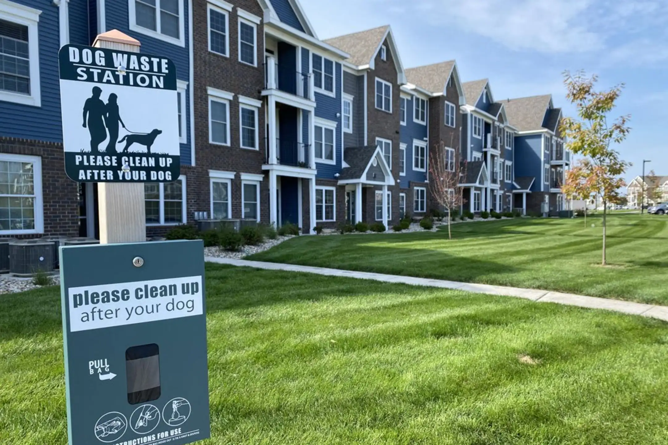 Meadowbrooke Apartment Homes 5012 Verdure Parkway Grand Rapids, MI