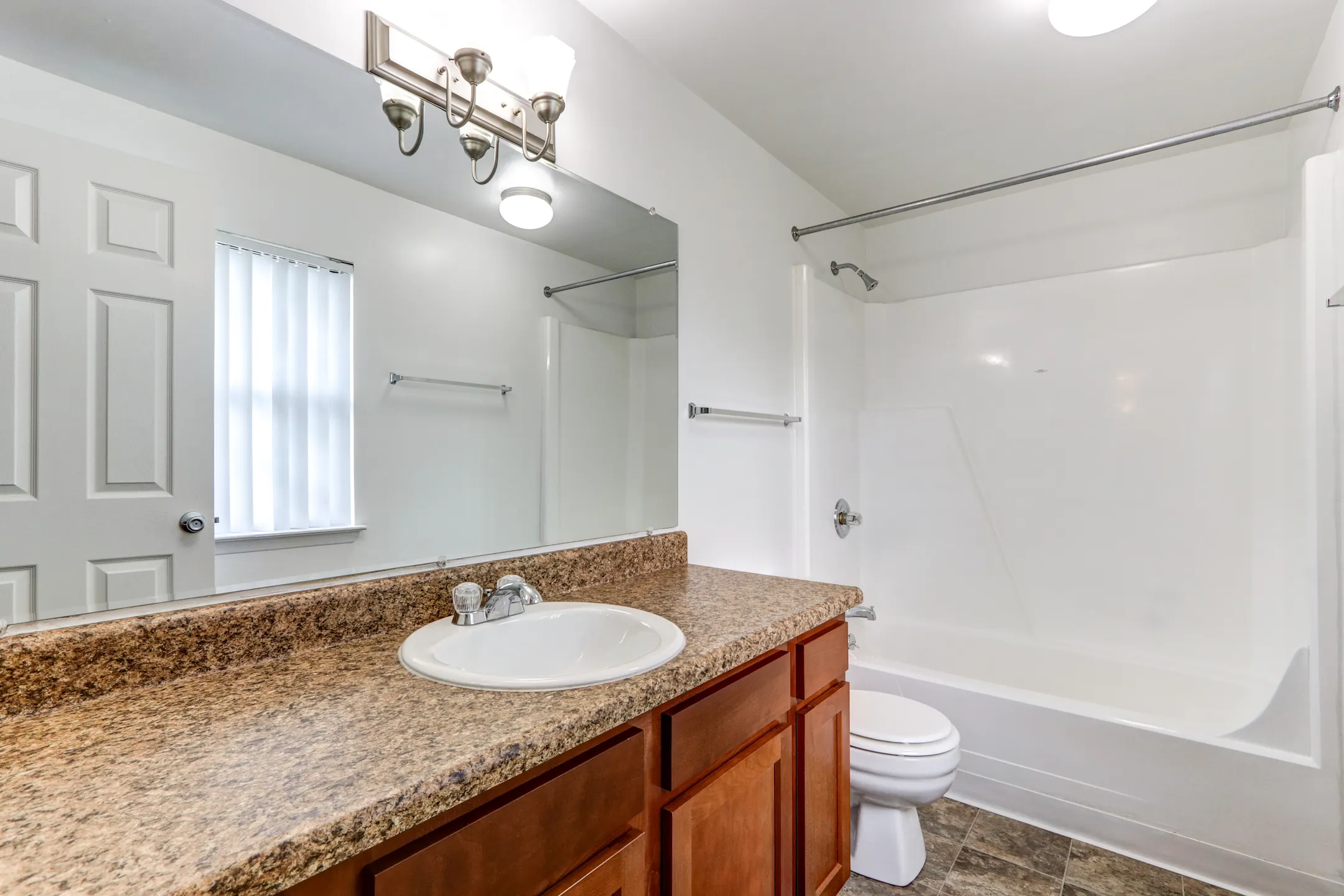 Shannon Manor Townhomes 1000 Charter Oaks Drive Davison, MI