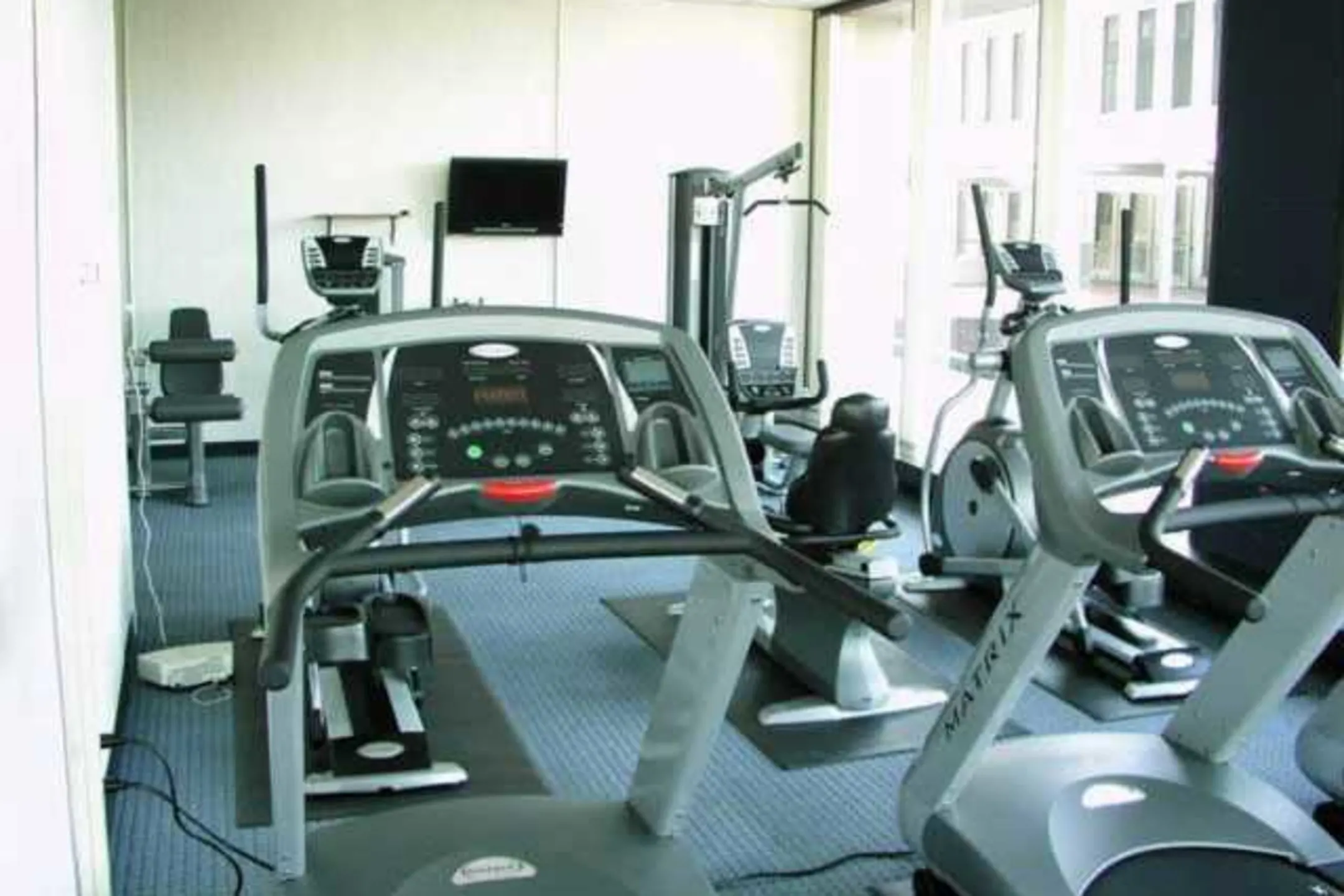 Fitness Weight Room - The Gentry's Landing - Saint Louis, MO