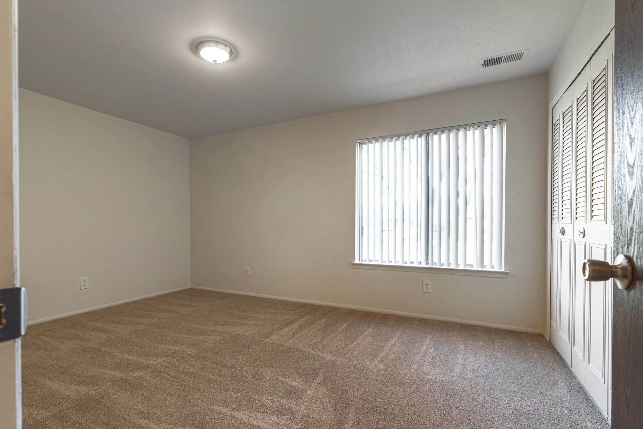 Drawbridge Apartments Harrison Township, MI 48045