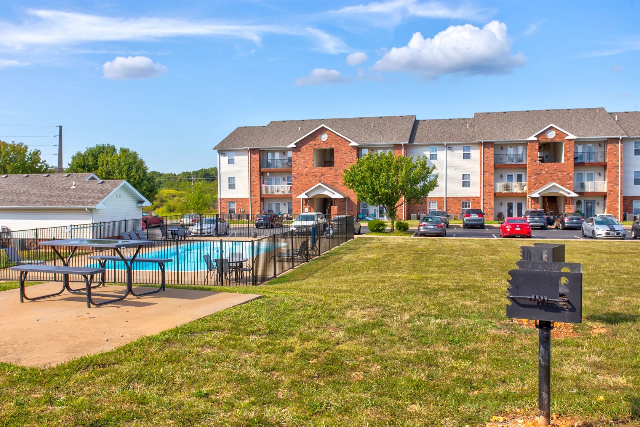 Southernwood Apartments Nixa, MO 65714