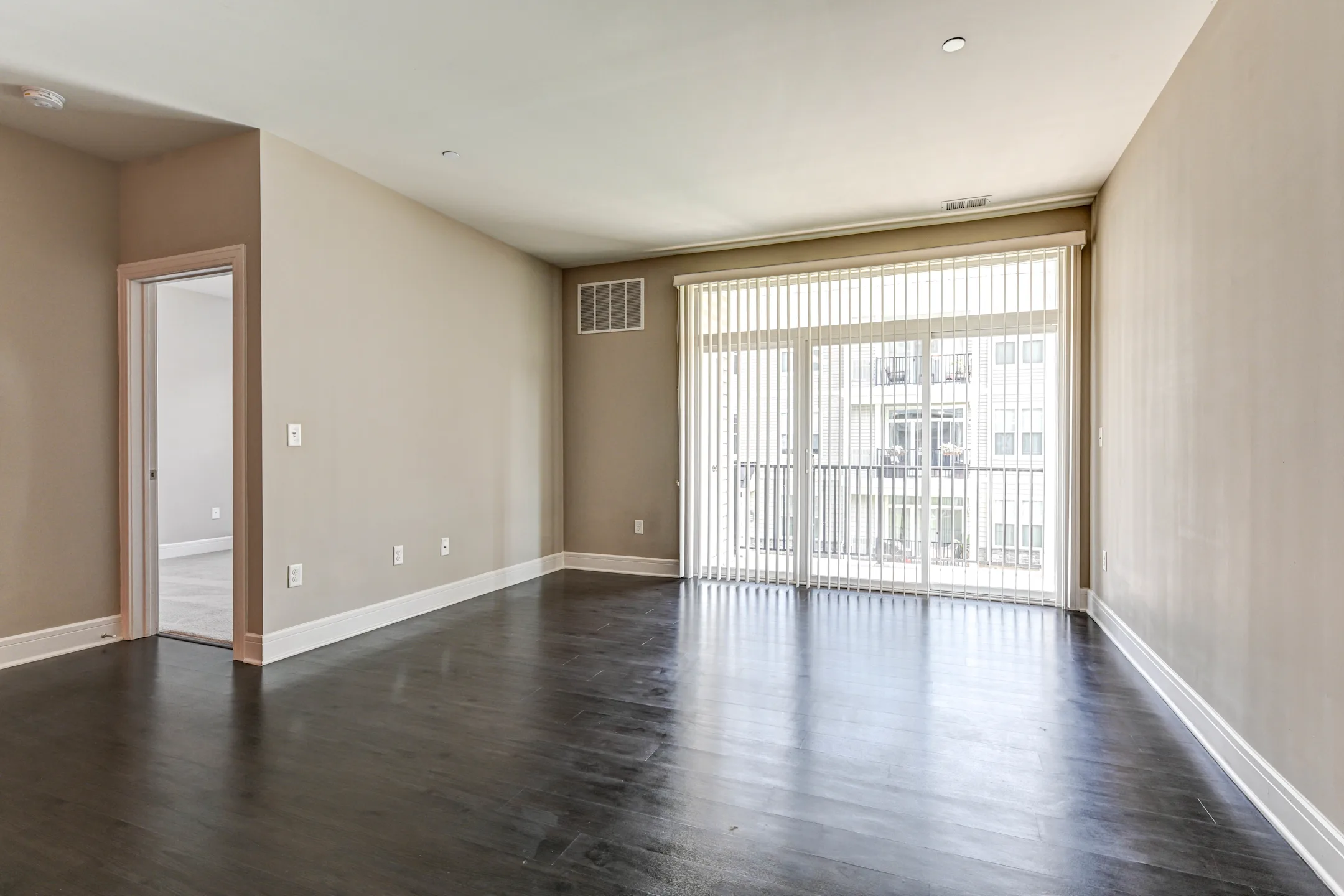 Essex Chase Apartments Glassboro, NJ 08028