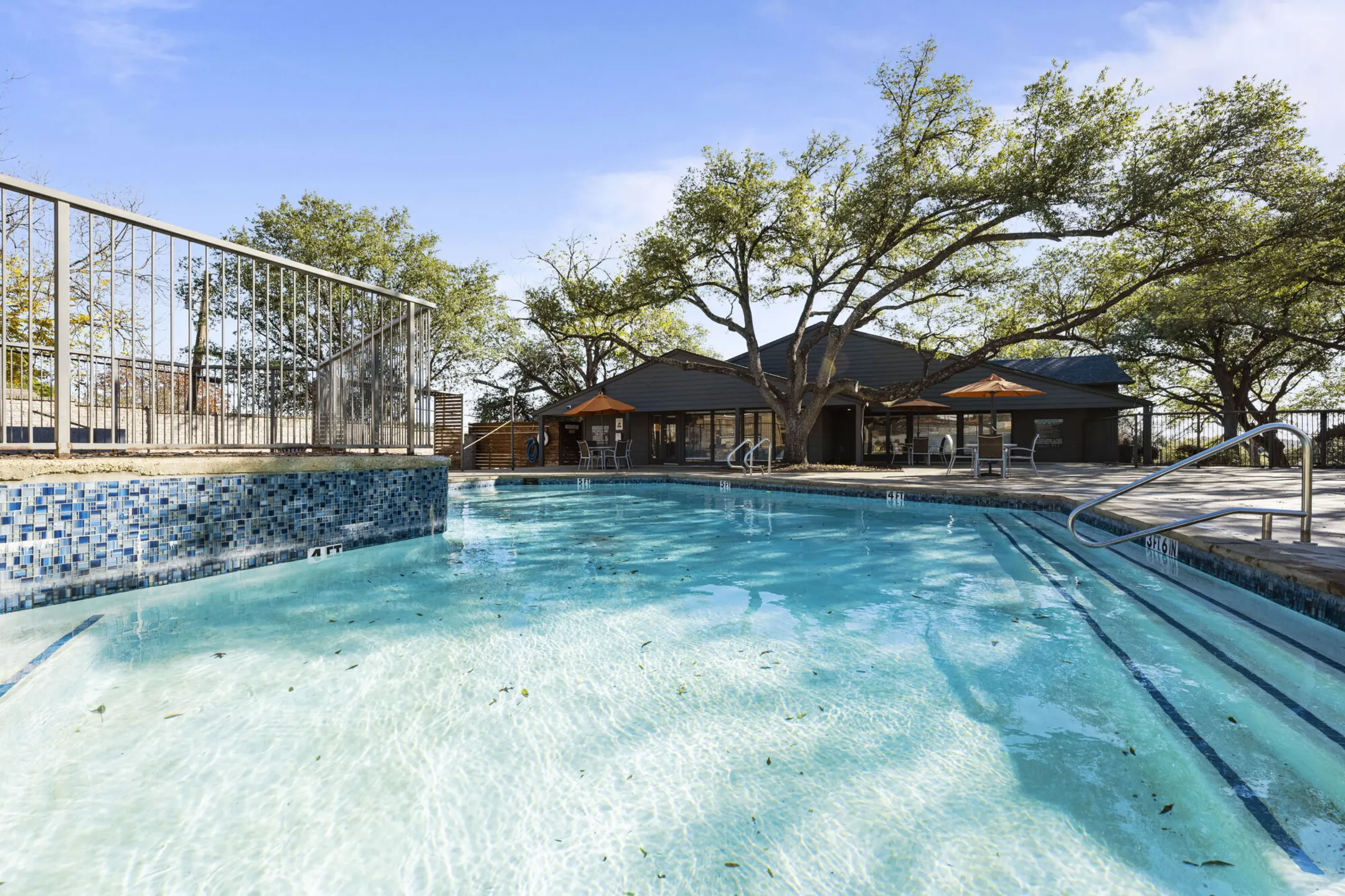 Pool - Lavera at Lake Highlands - Dallas, TX