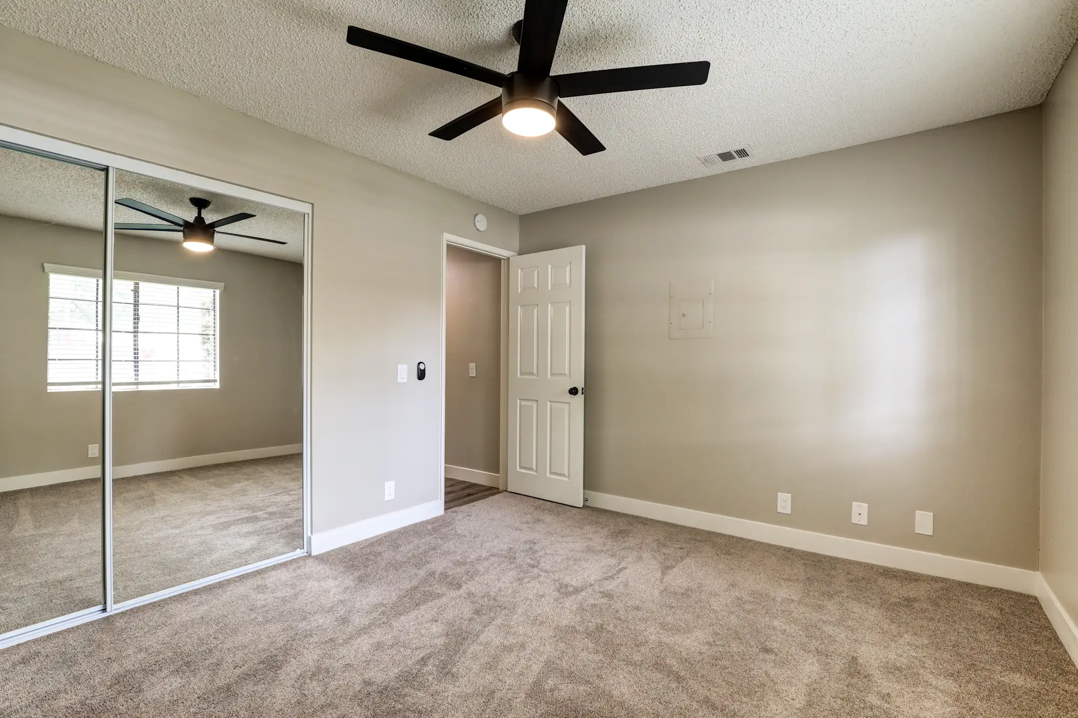 Charter Oaks Apartments Apartments Covina, CA 91724