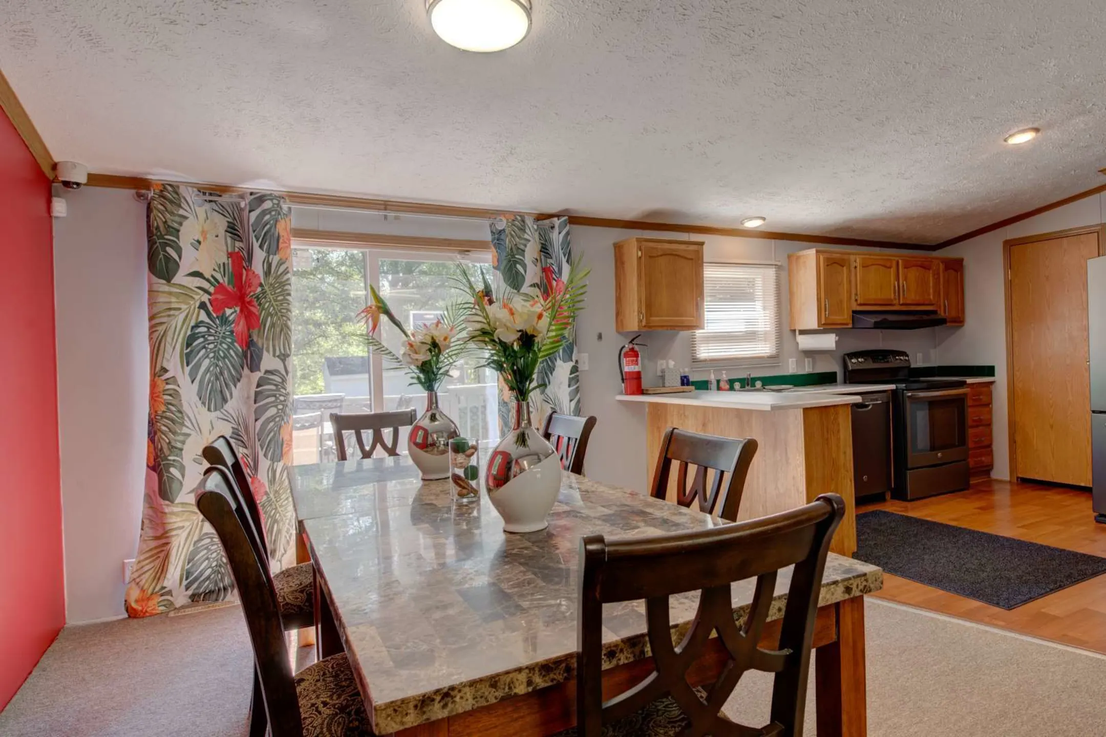 Hawaiian Gardens / Holly Village Apartments Holly, MI 48442