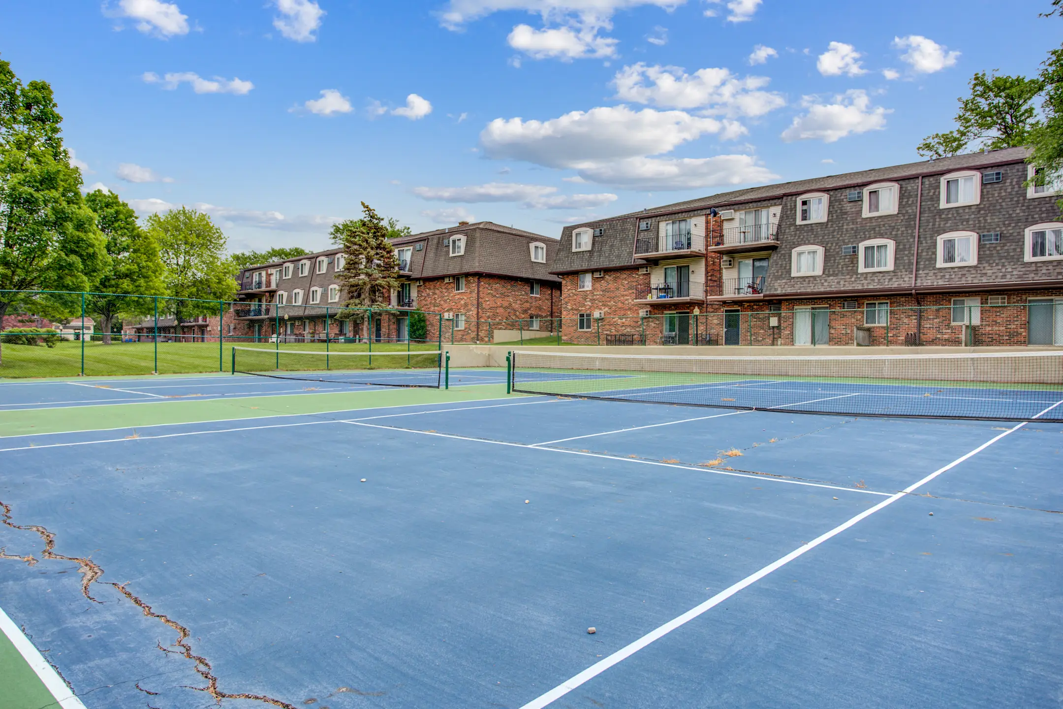 Blackhawk Apartments 926 Congdon Ave Elgin, IL Apartments for Rent