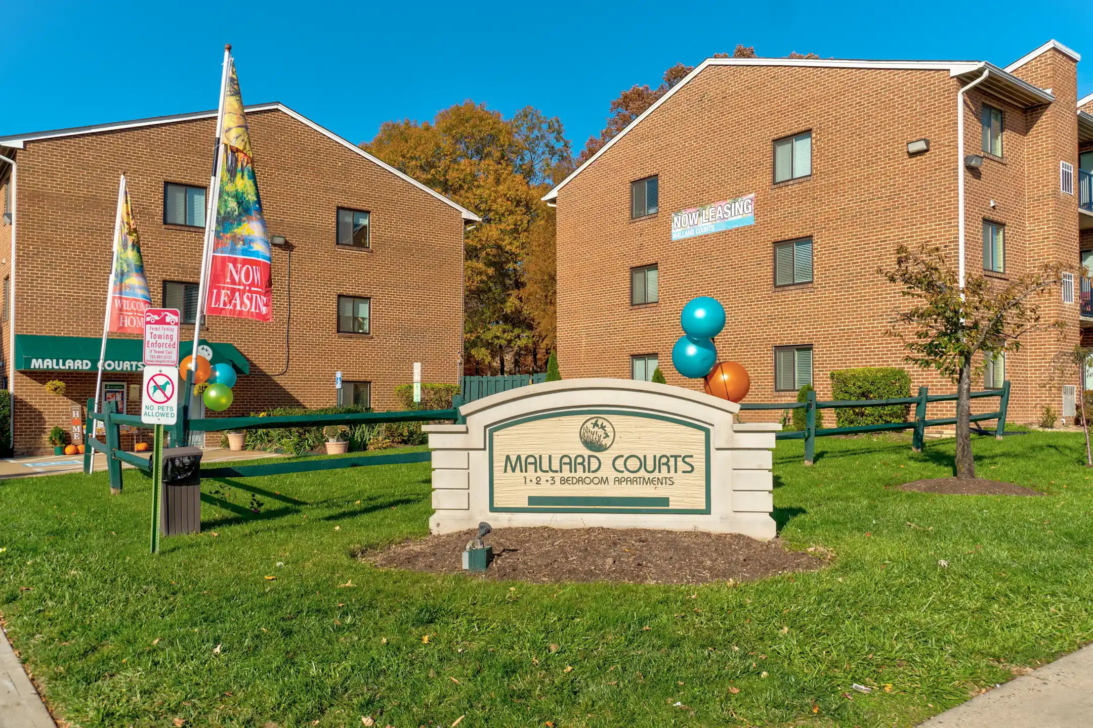 Mallard Courts Apartments 4511 Colony Ct Alexandria VA Apartments