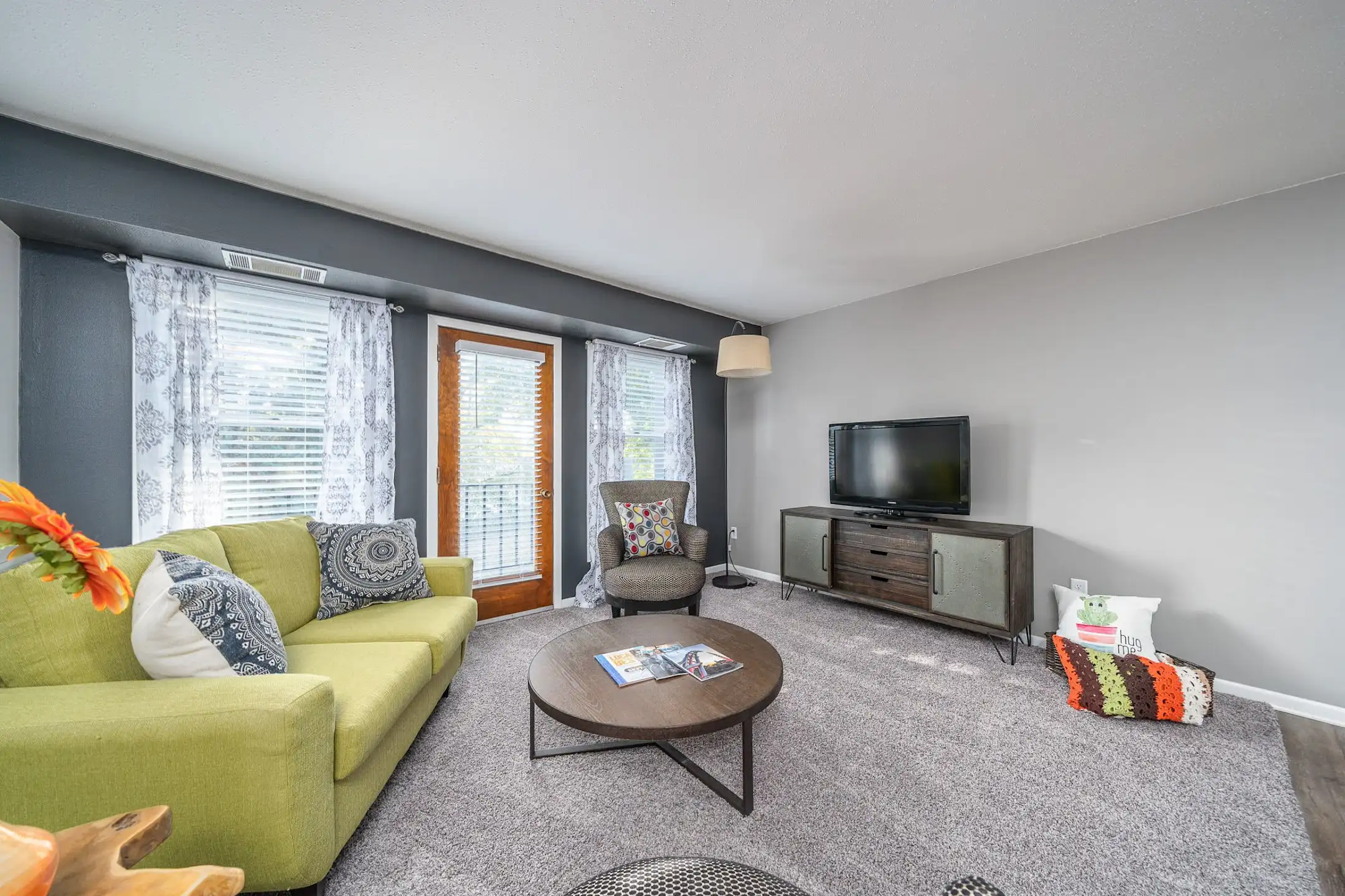 Living Room - TEAK Apartments - Sioux Falls, SD