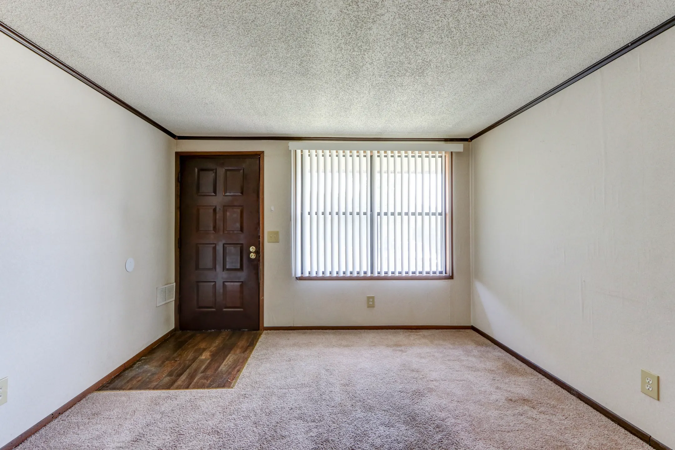 Living Room - Newberry Woods Apartments - Clinton Township, MI