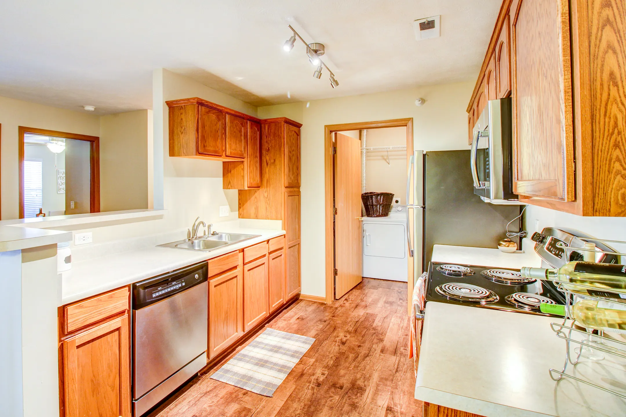 Tiburon View Apartments 16895 Oakmont Dr Omaha, NE Apartments for