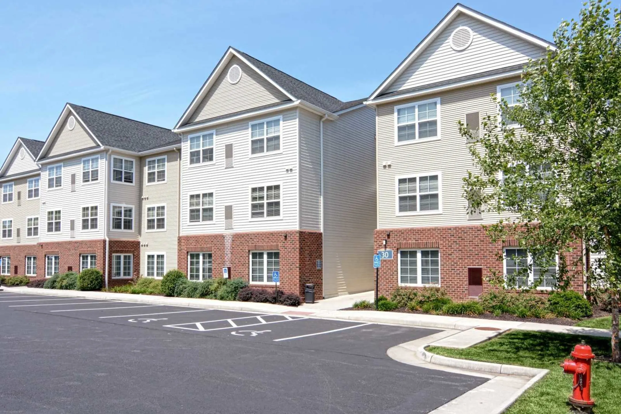 The Landings At Weyer's Cave Apartments - Weyers Cave, VA 24486