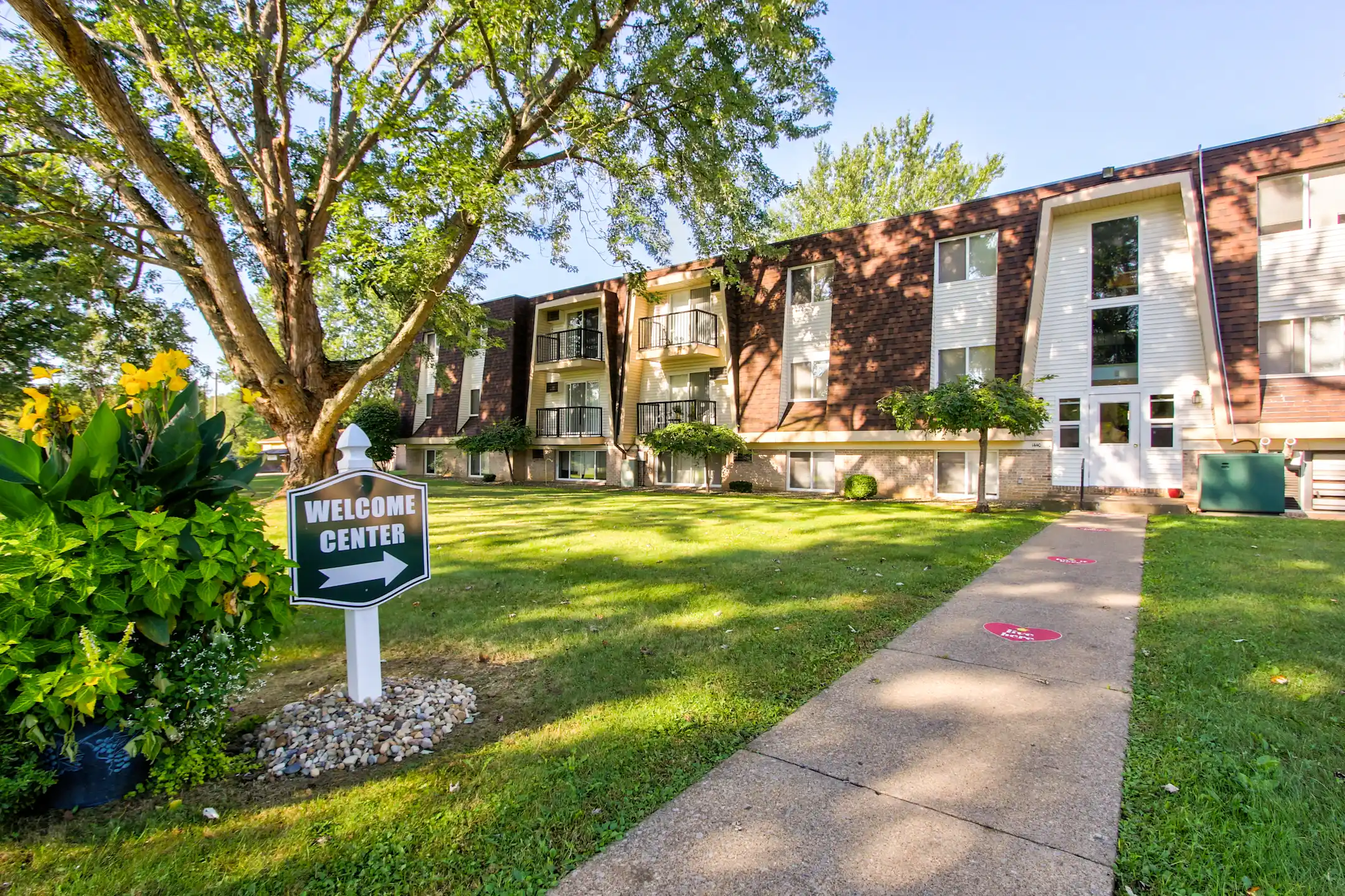 Penn Grove Colony Apartments 1440 Carrie Way Grove City, PA