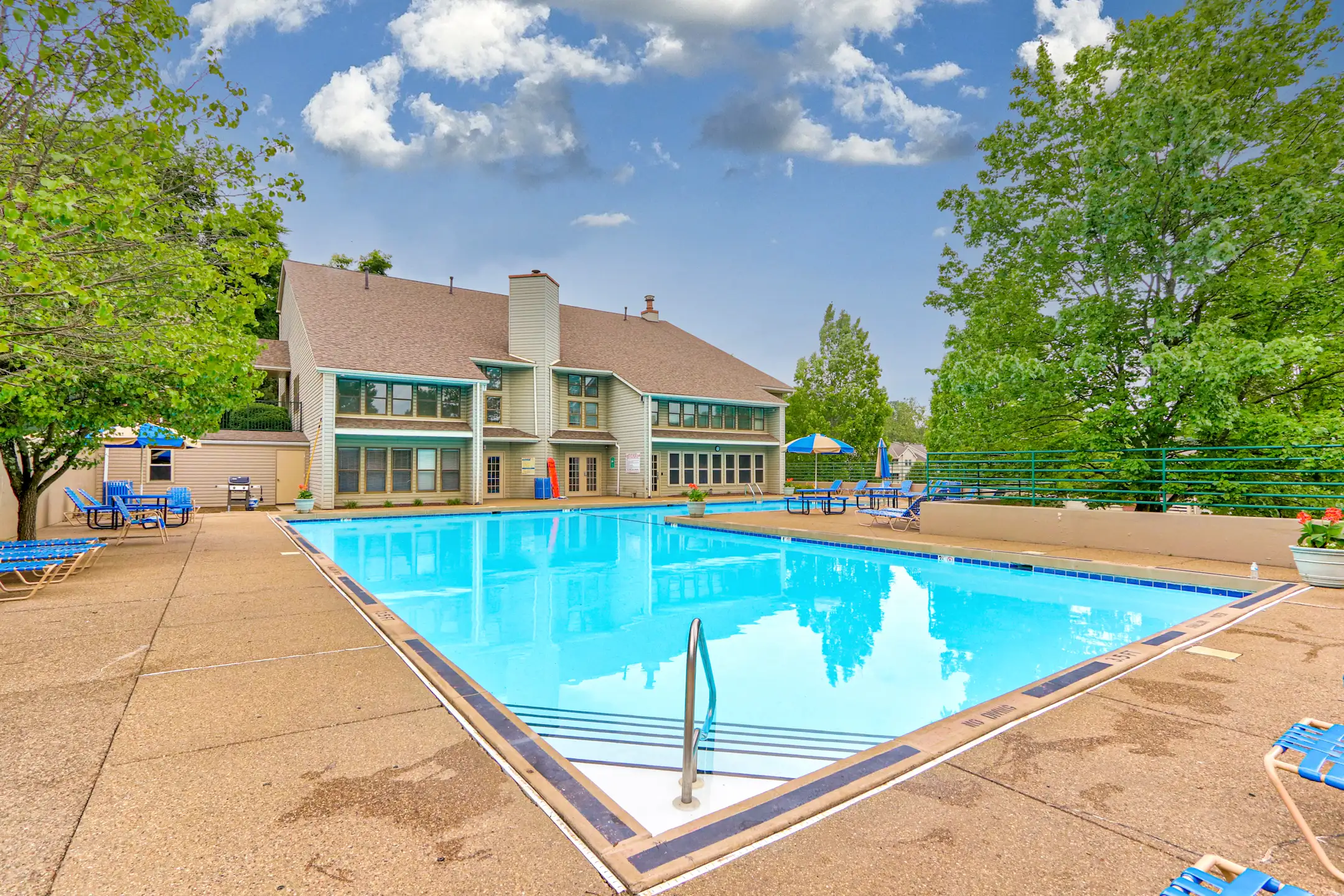 Monroeville Apartments at Belmont Ridge Apartments Monroeville, PA 15146