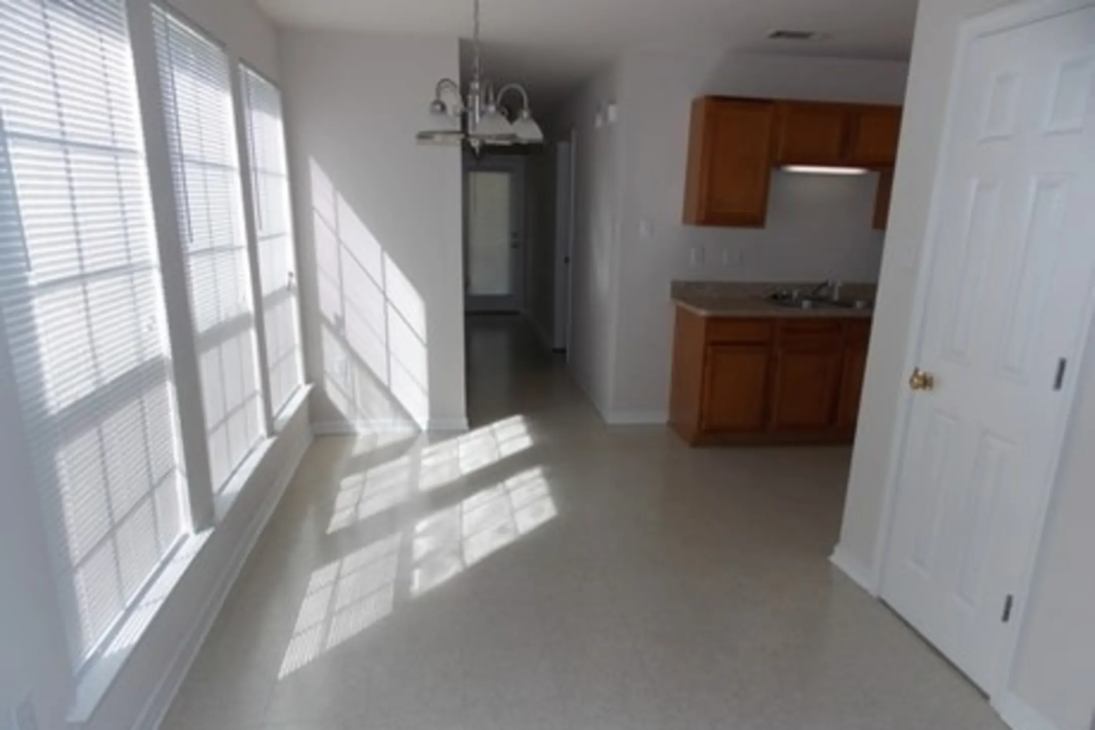 Tangi Lakes Apartments/Townhomes 17597 Tangi Lake Dr Hammond, LA