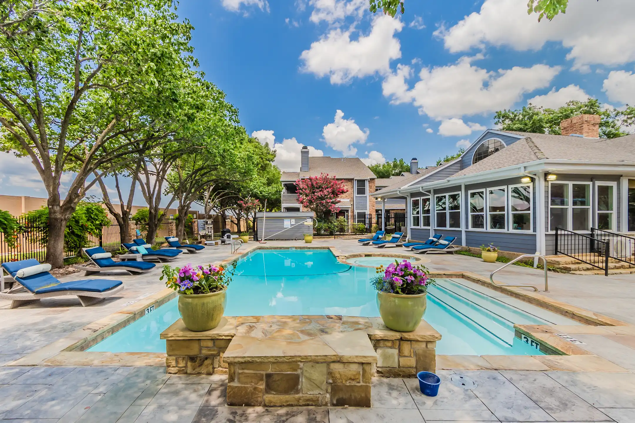 Avalon Villas - Irving, TX