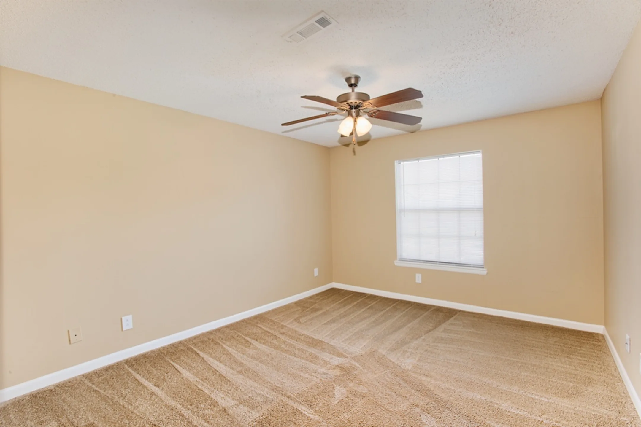 Brixworth at Bridge Street 6620 Old Madison Pike NW Huntsville, AL