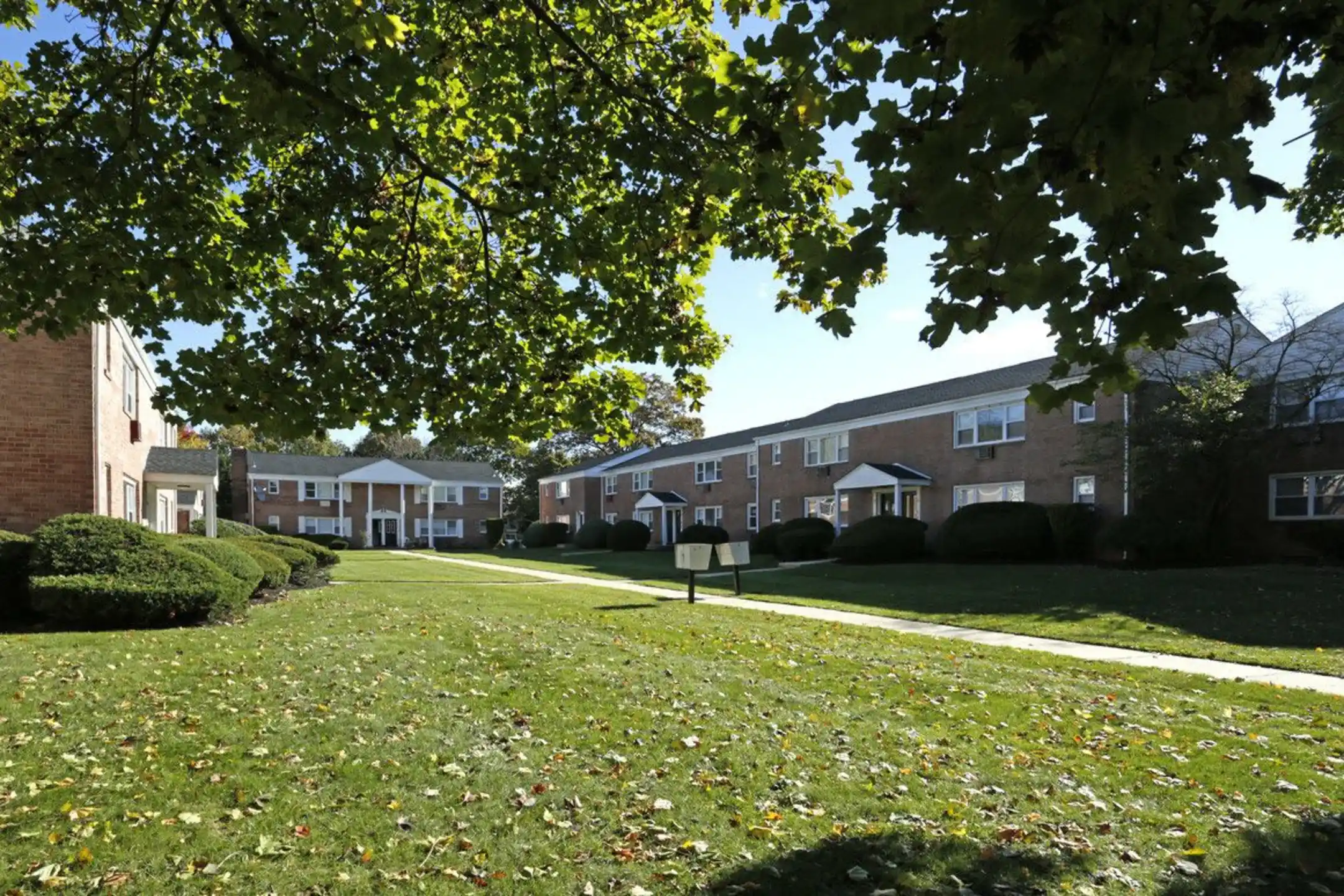 Country Club Apartments 2 Country Club Rd Eatontown, NJ Apartments for Rent Rent.