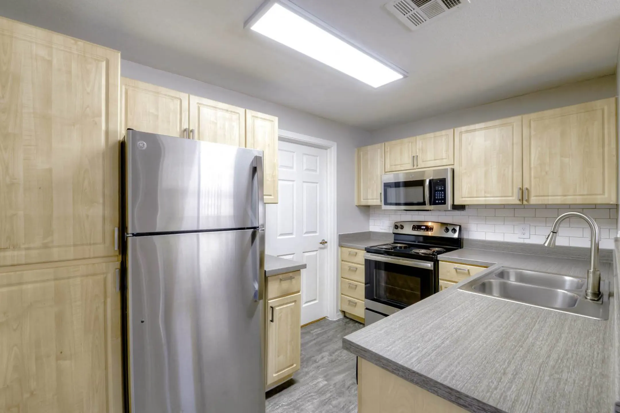 Sweetwater at Metro North 2902 W Sweetwater Ave Phoenix, AZ