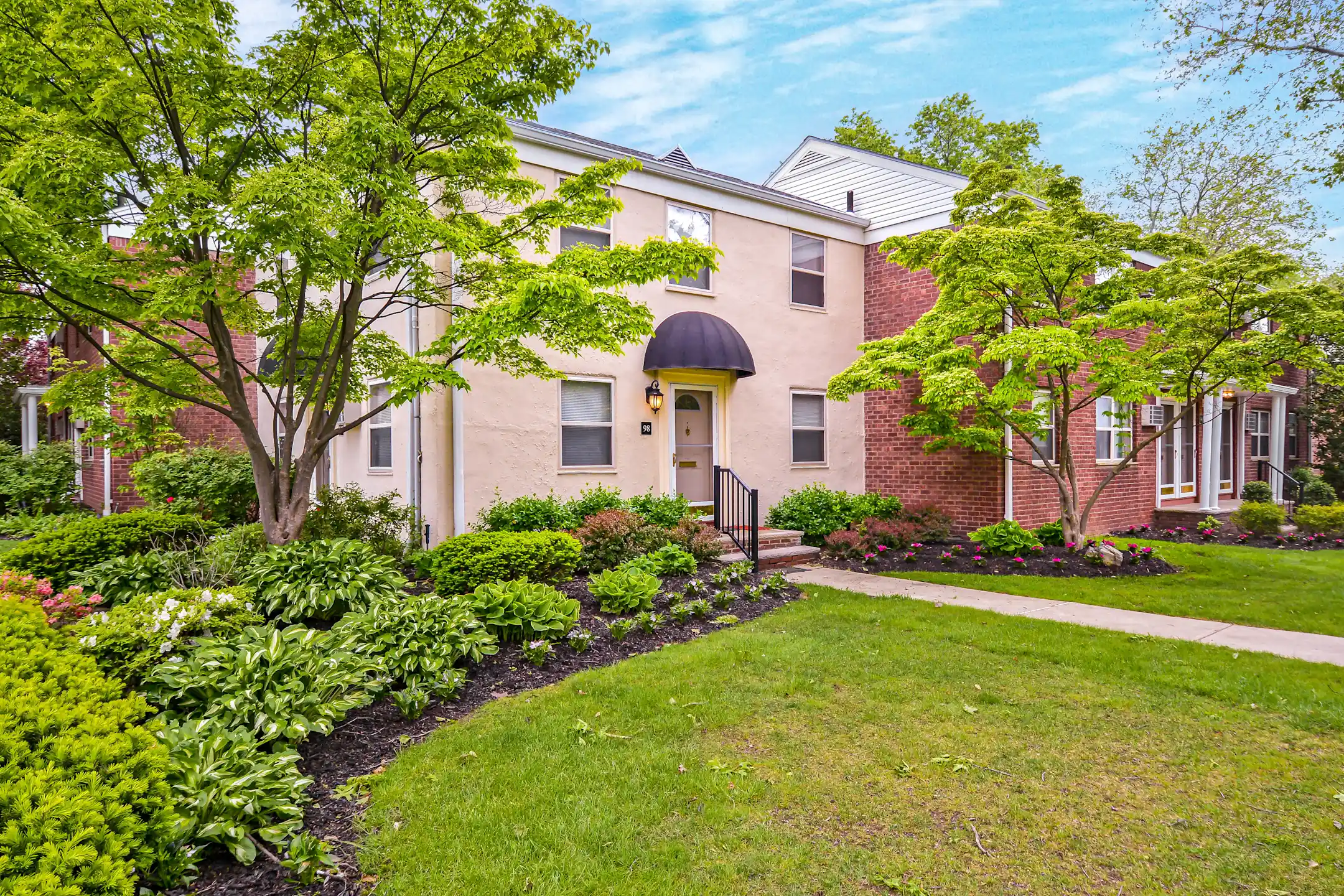 Building - Lakeview Apartments - Leonia, NJ