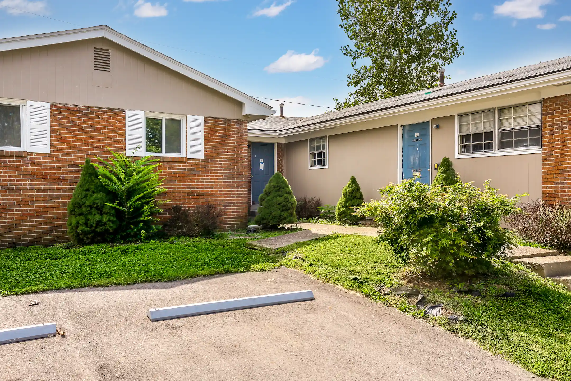 Building - Crescent Valley Apartments - Evansville, IN