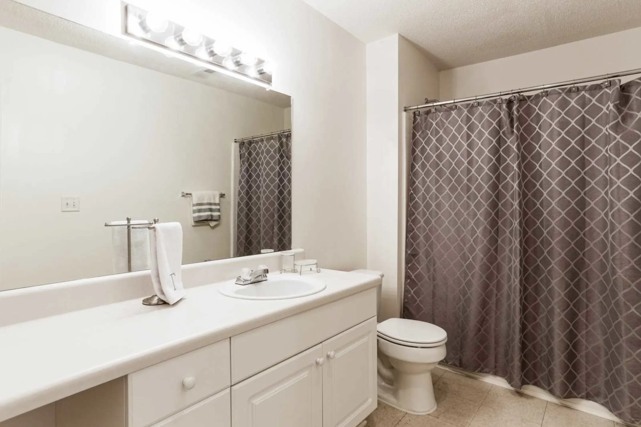 Bathroom - Thornhill Apartments - Lexington, SC