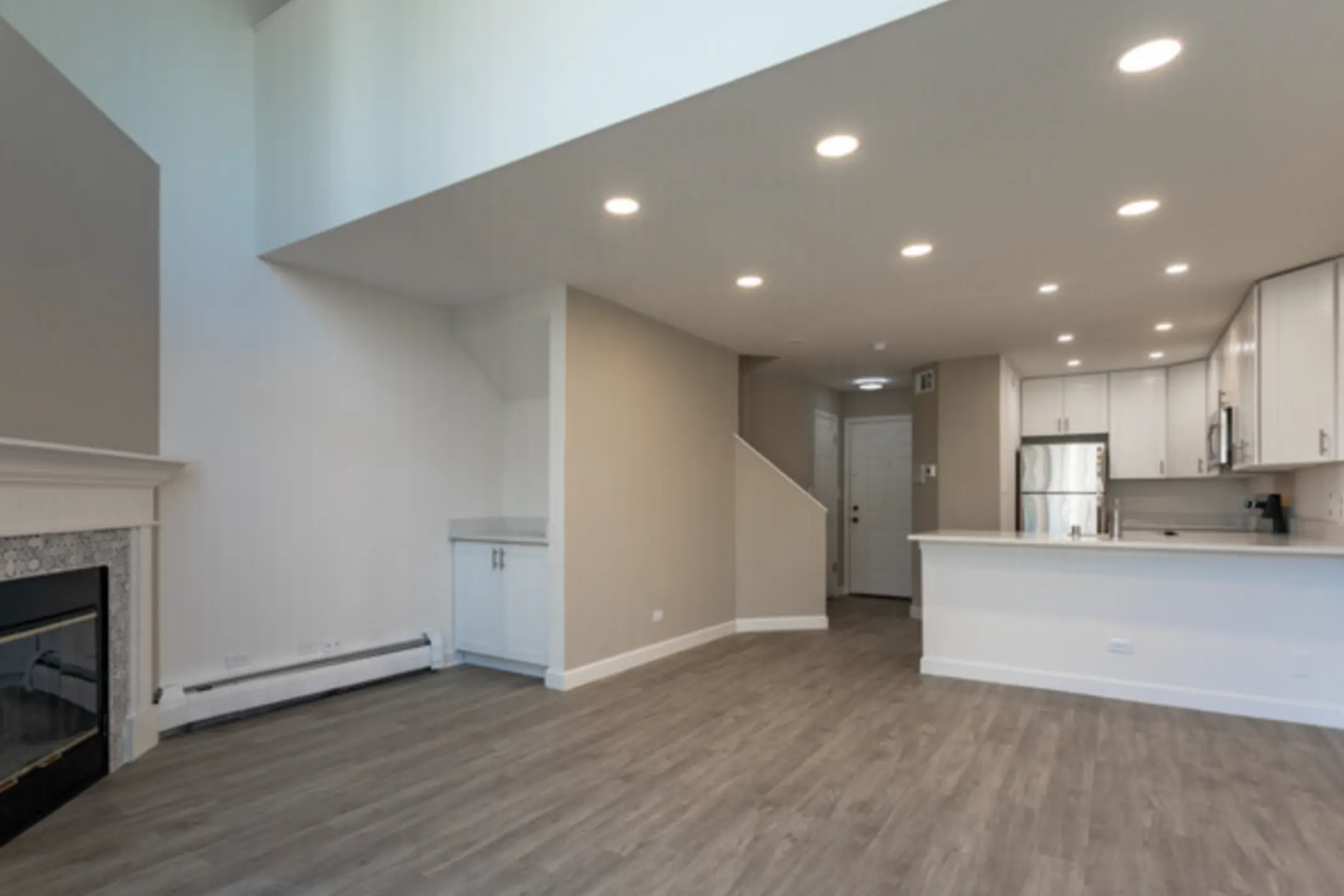 White Oaks Premier Apartments 9000 N White Oak Ln Milwaukee, WI