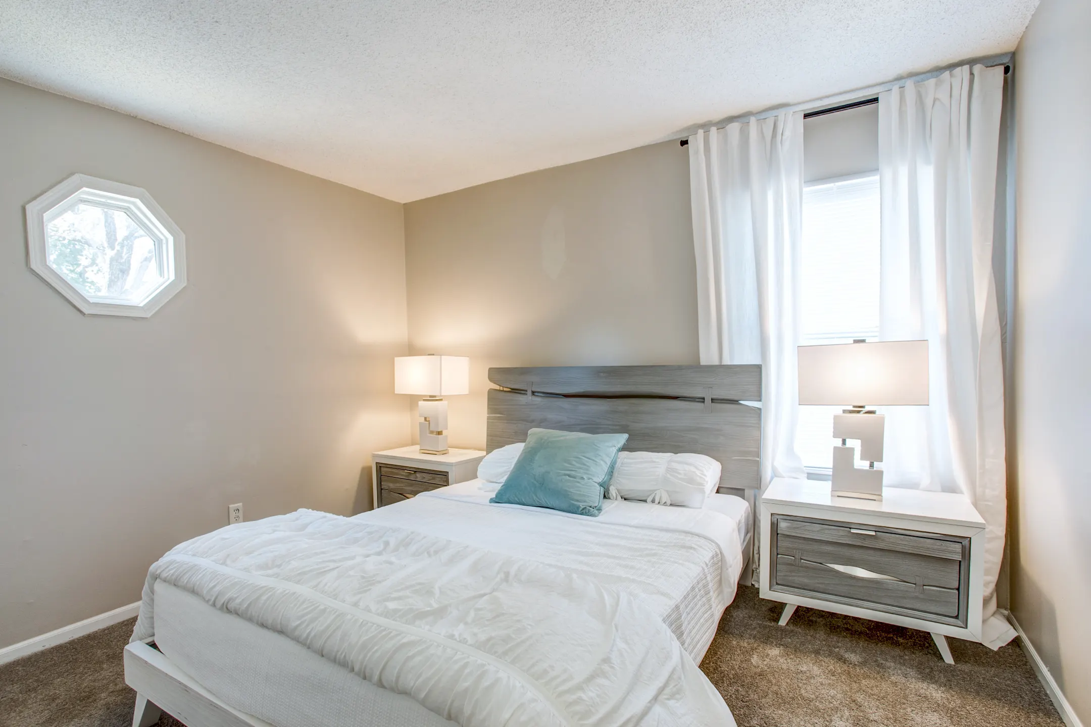 The Onyx at 67 Apartments Shawnee, KS 66203