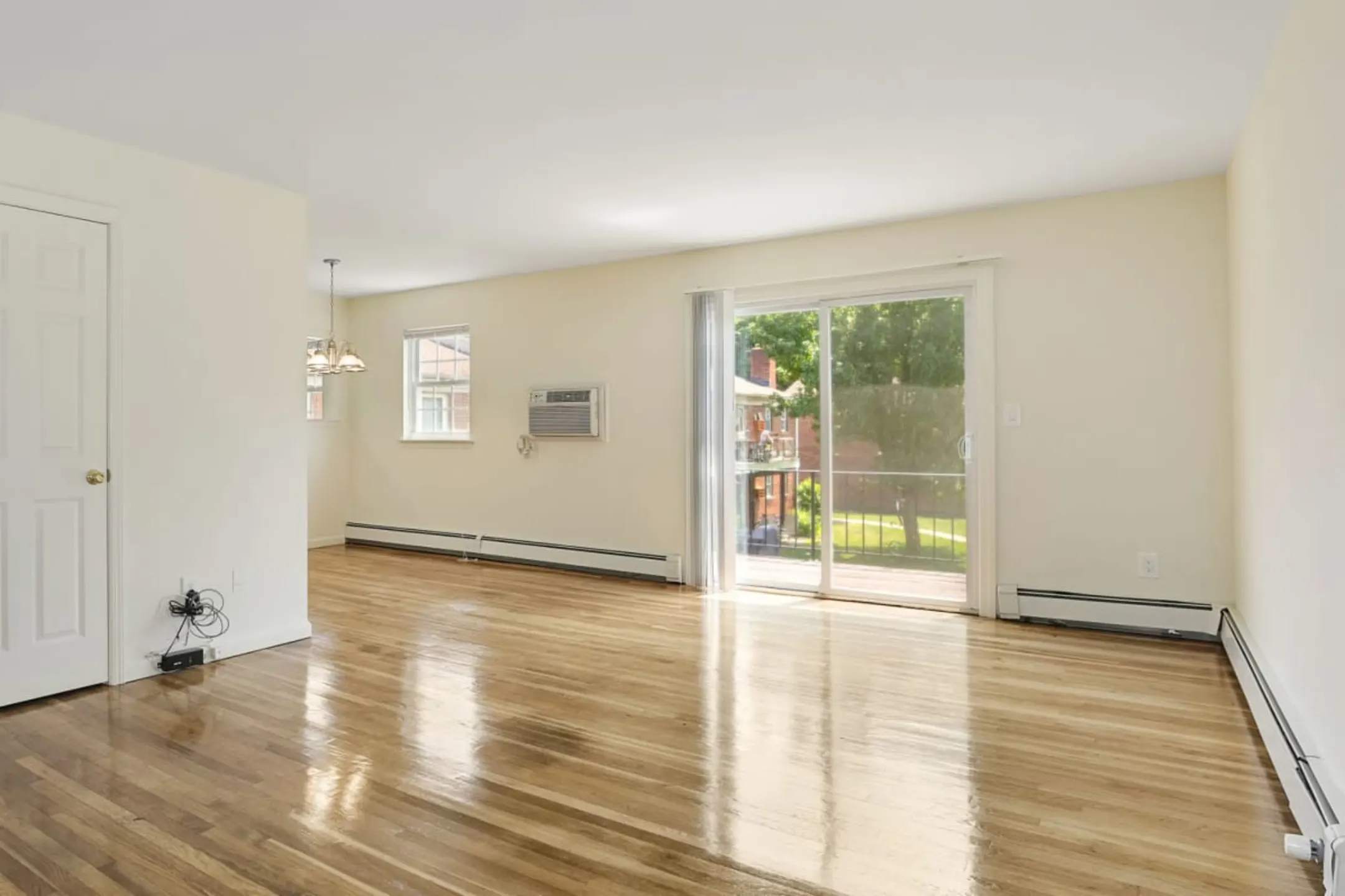 Balmoral Arms Apartments 130 Aberdeen Road Matawan, NJ Apartments