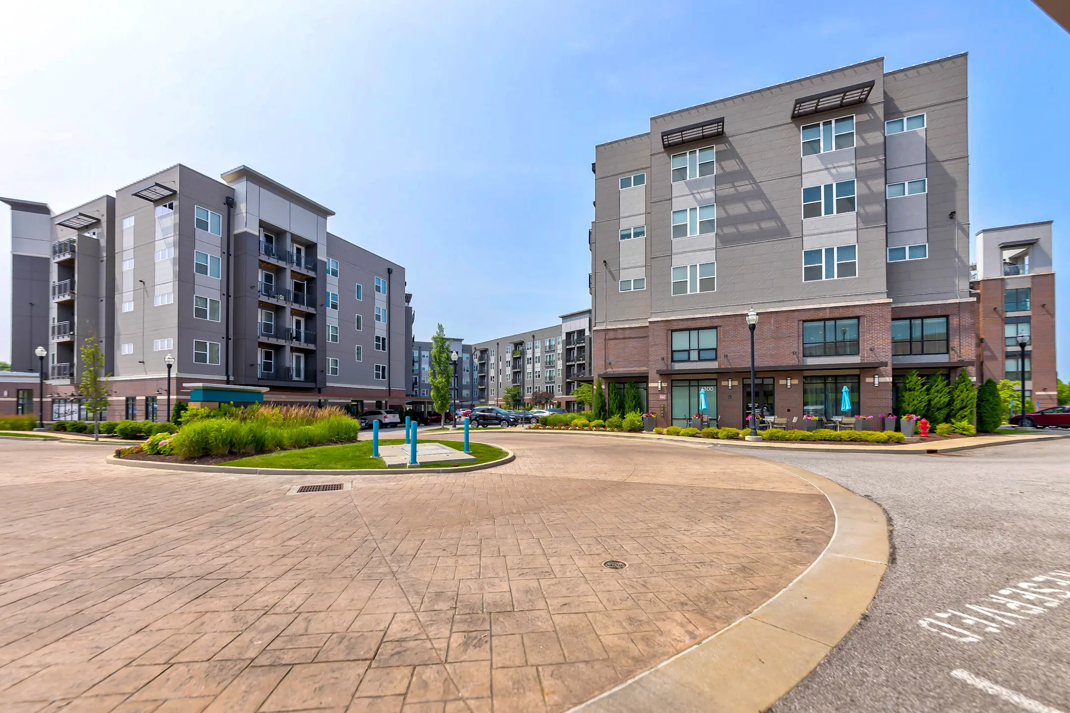 Villages at Twin Oaks 1300 Big Bend Rd. Twin Oaks, MO Apartments