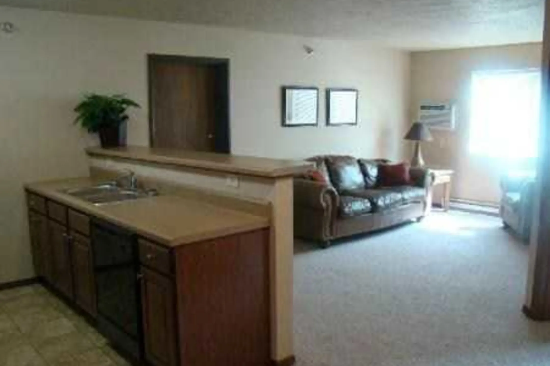 Mirada Manor Apartments - Sioux Falls, SD