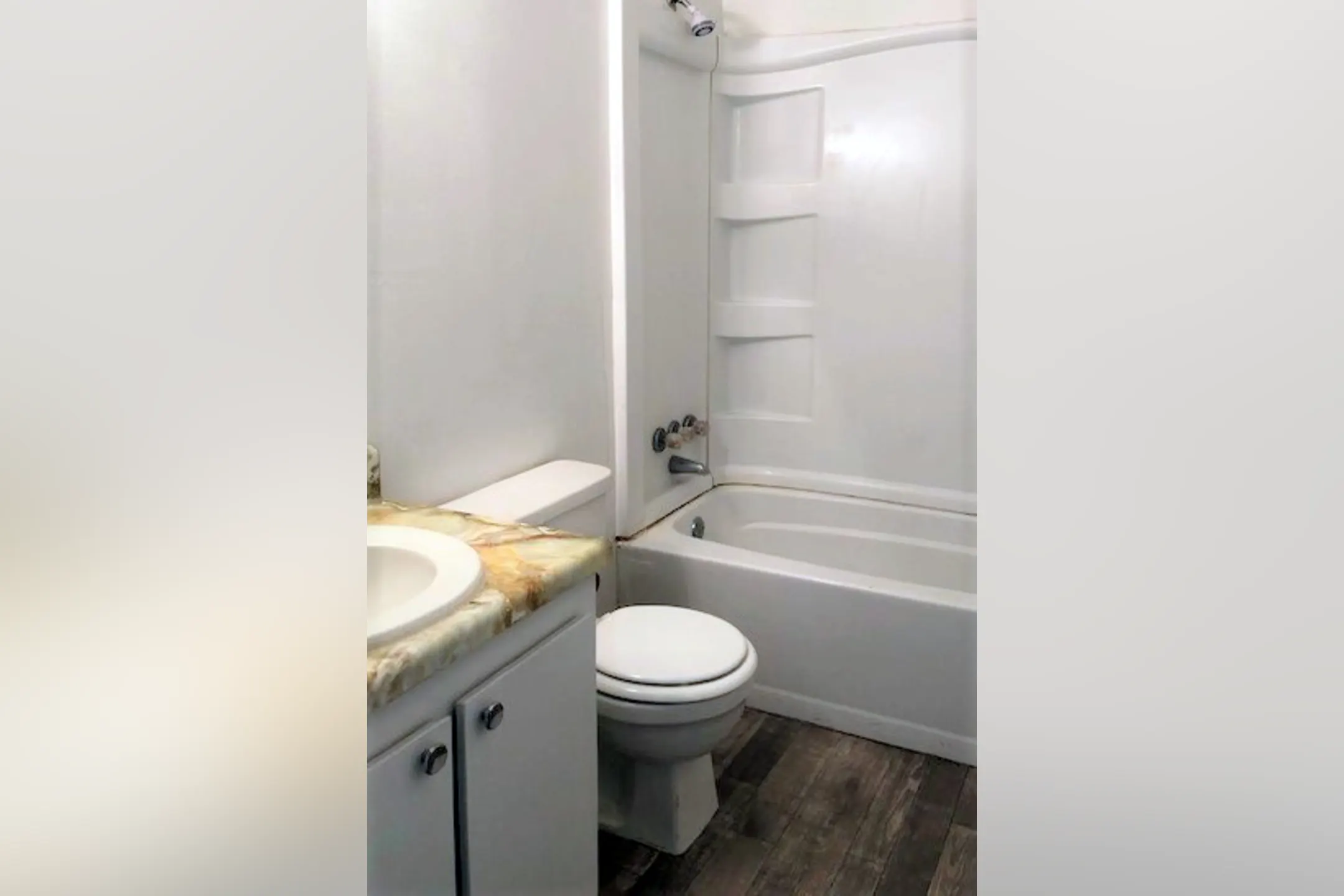 Country Lakes Apartments 1078 Clarks Bluff Rd Kingsland, GA